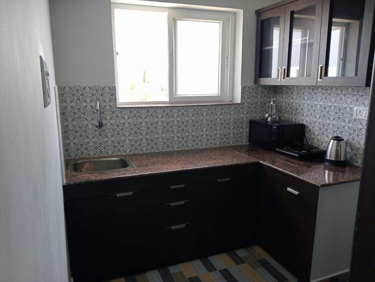 One-Bedroom Apartment - Photo 3