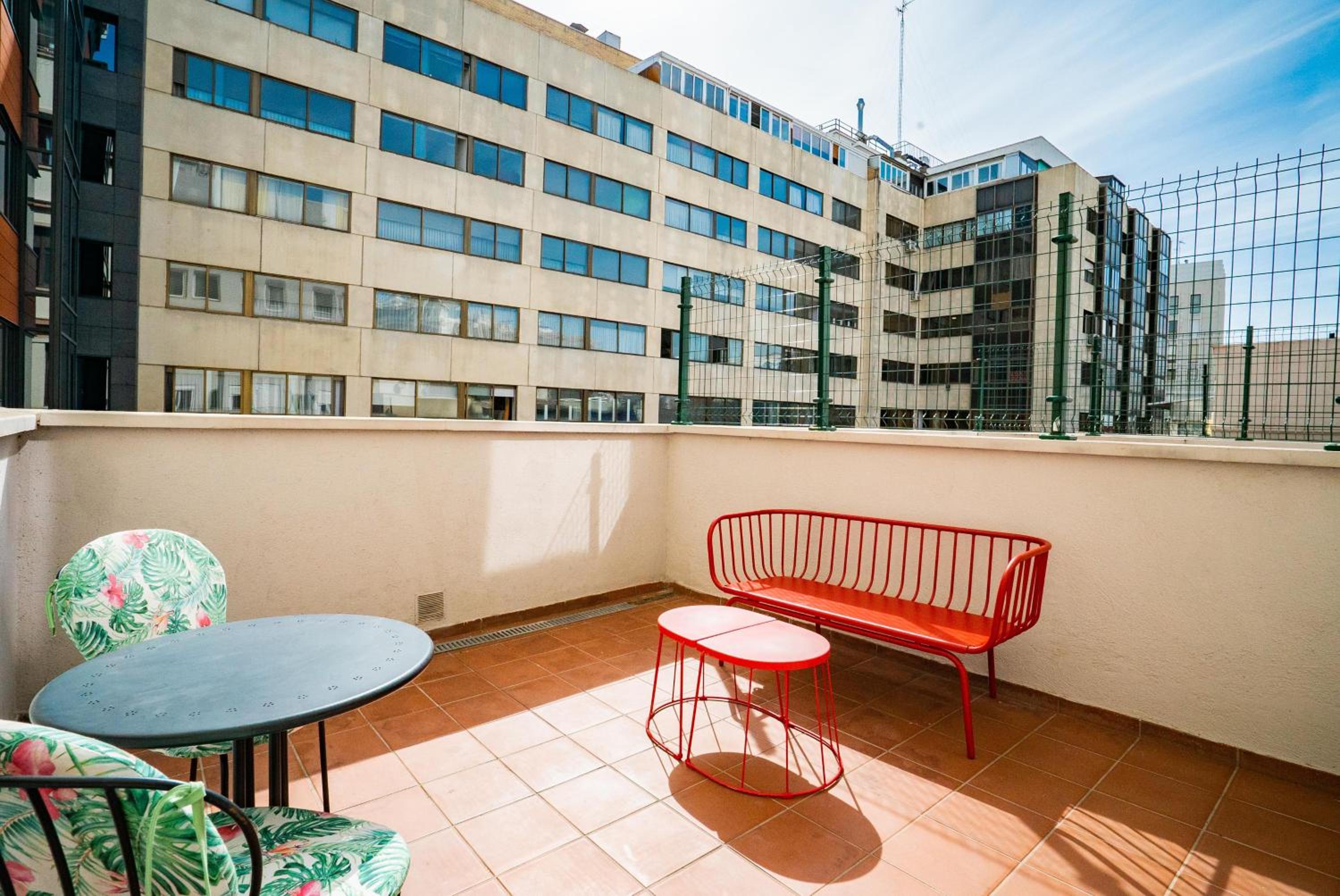Studio with Terrace - Photo 9
