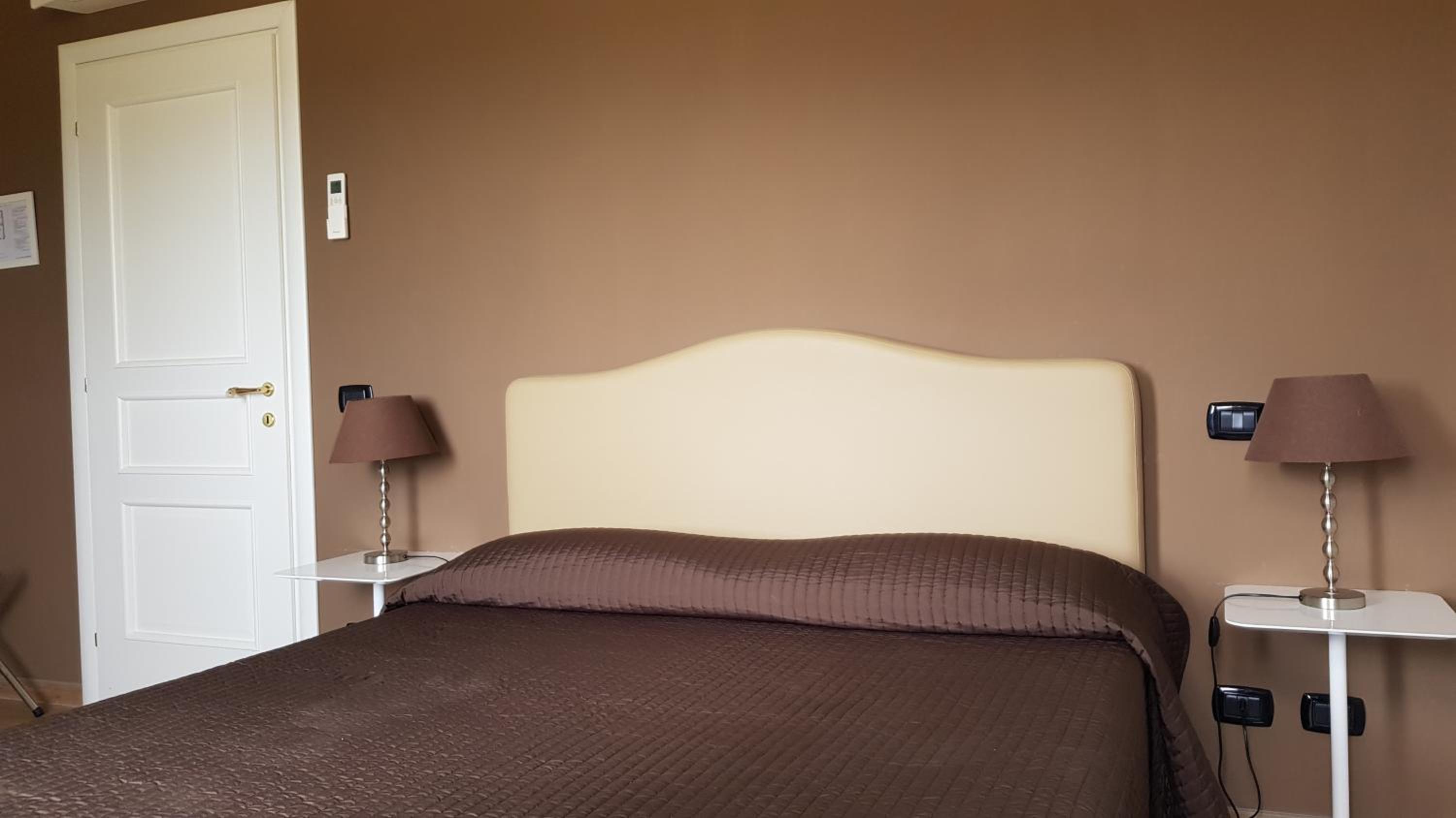 Double or Twin Room photo 2