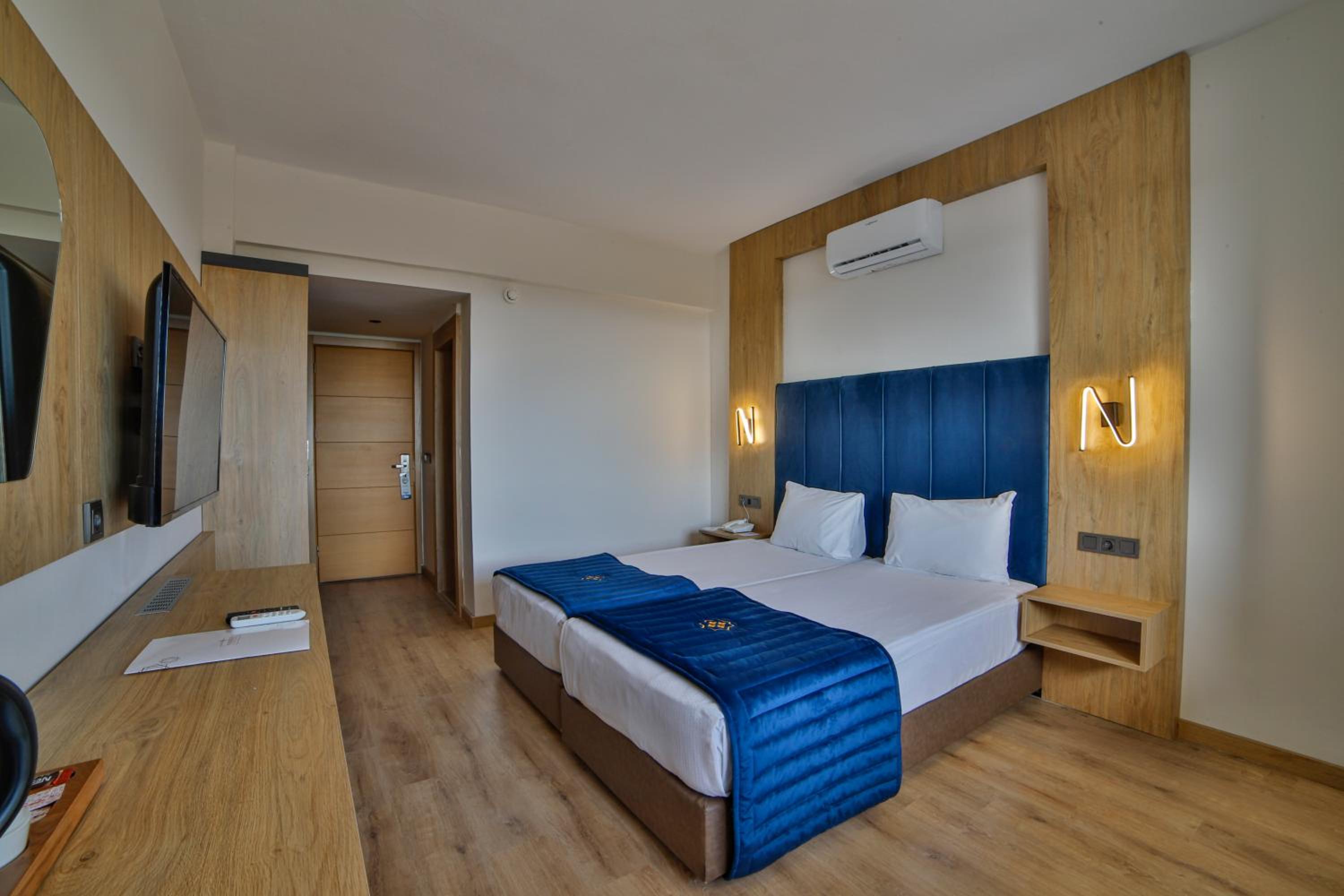 Double or Twin Room with Pool View thumbnail 6