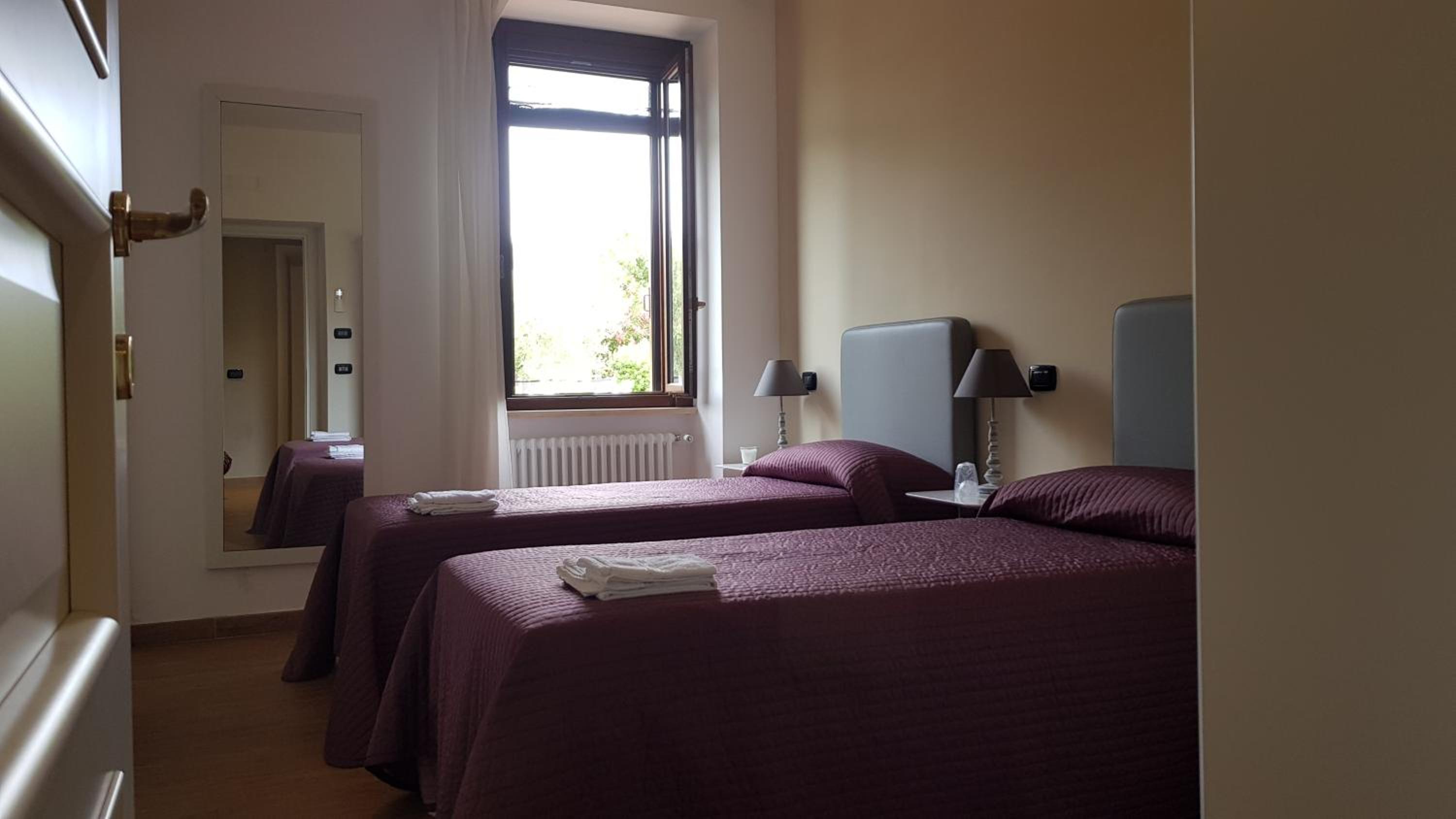 Single Room photo 3