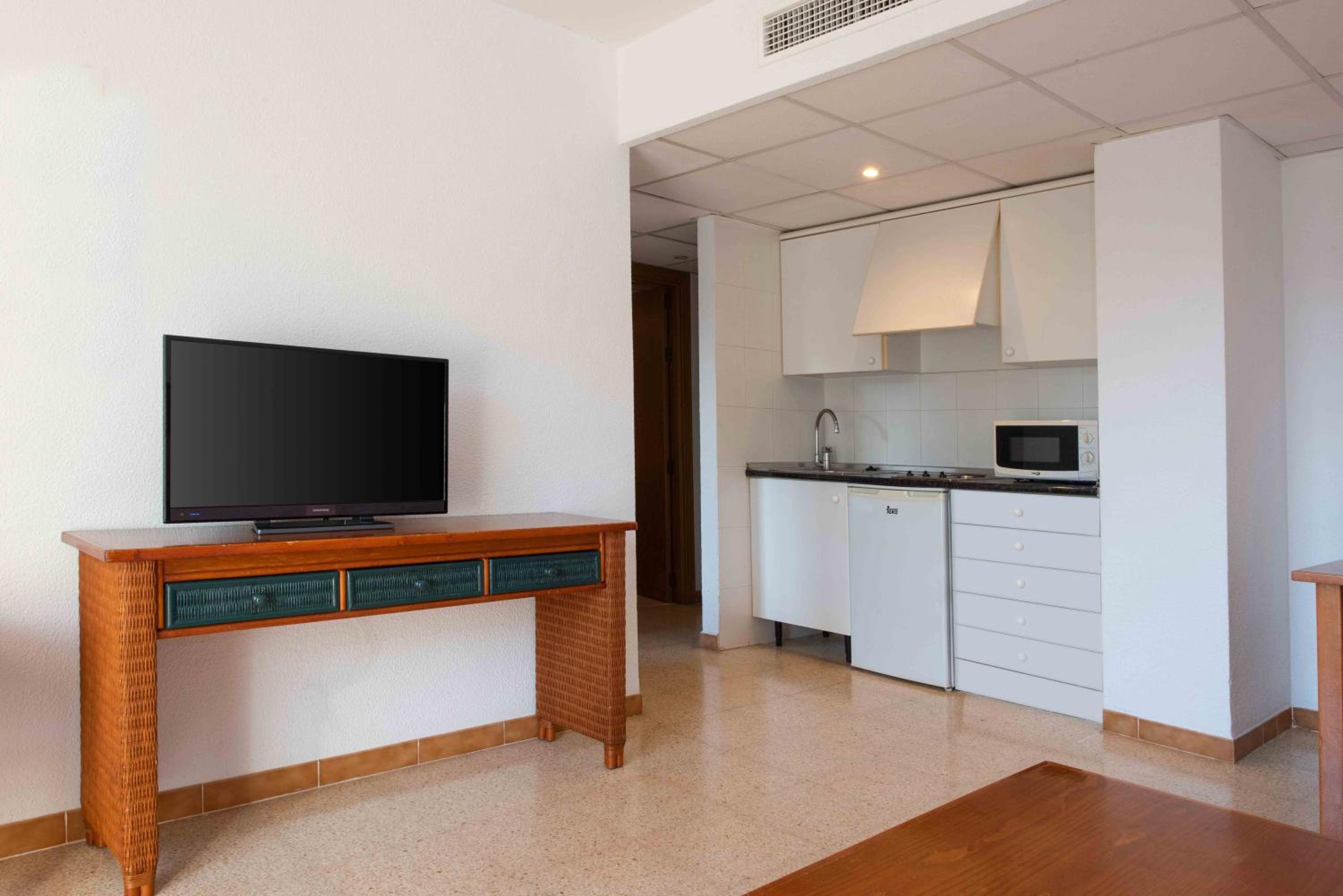 One-Bedroom Apartment with Balcony thumbnail 6