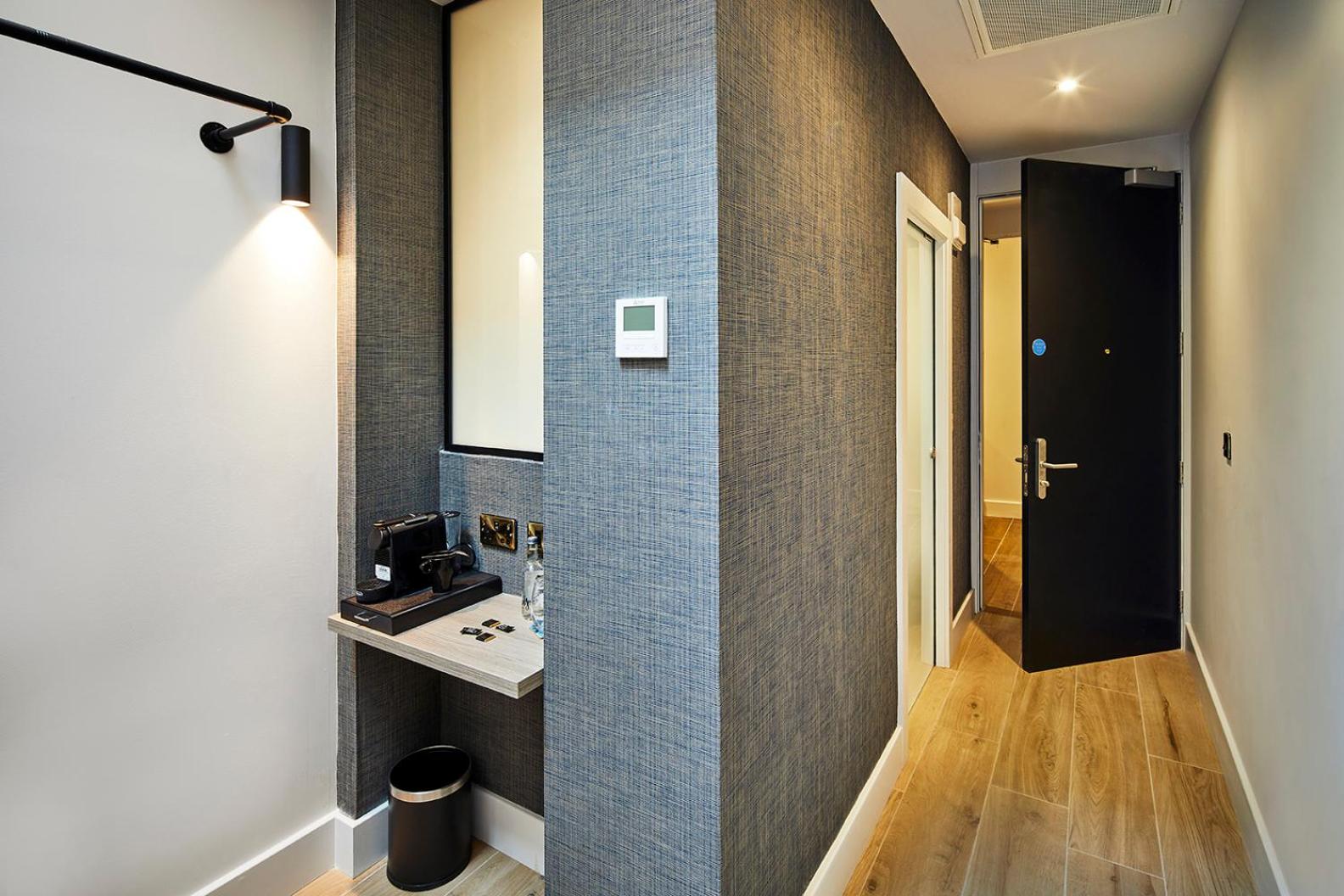 Deluxe Single Room photo 3
