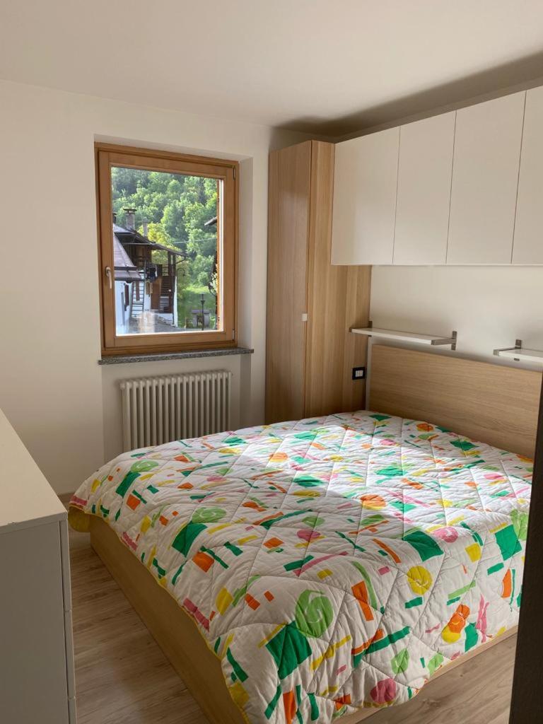 Apartment with Mountain View