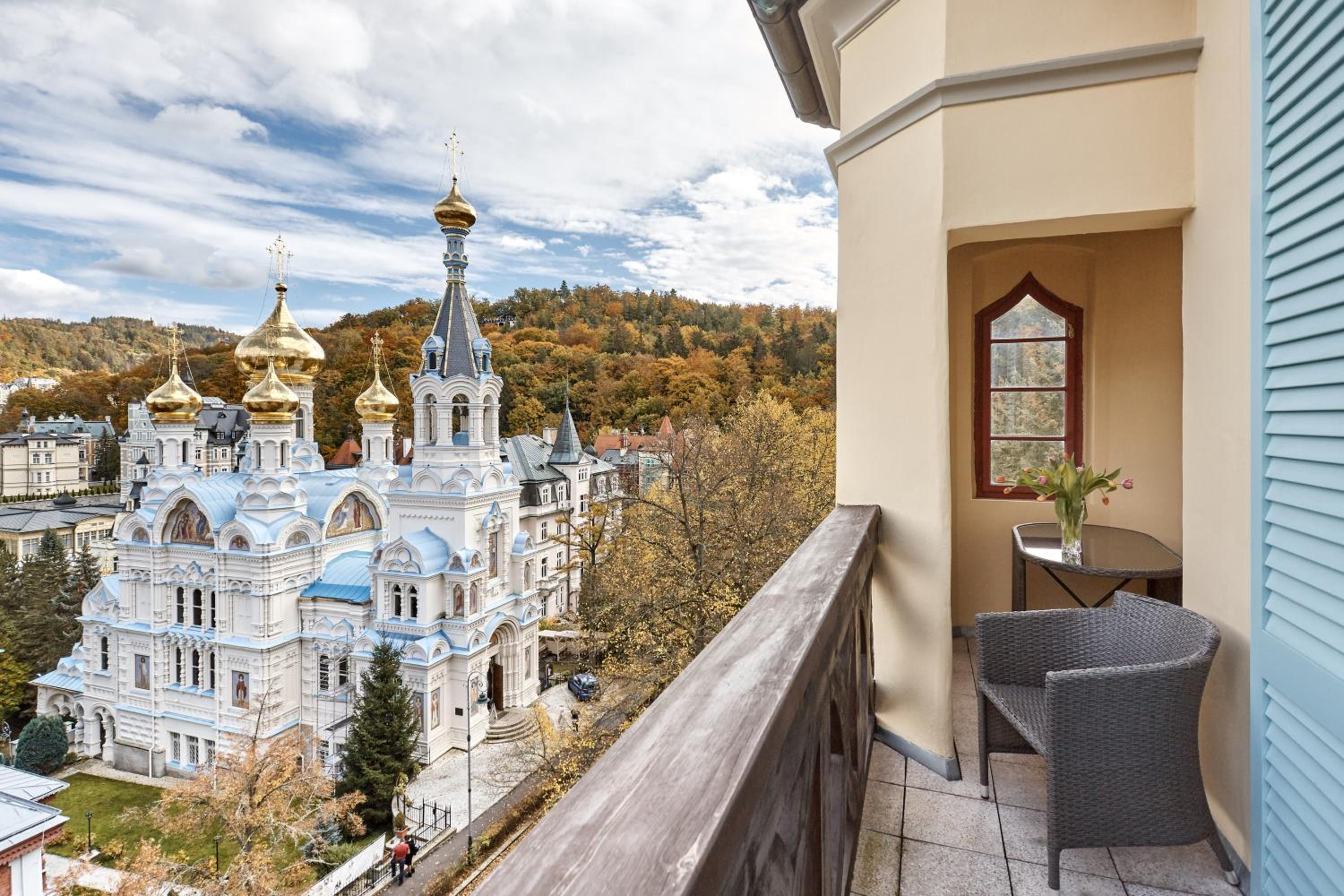 Deluxe Double Room with Balcony photo 2