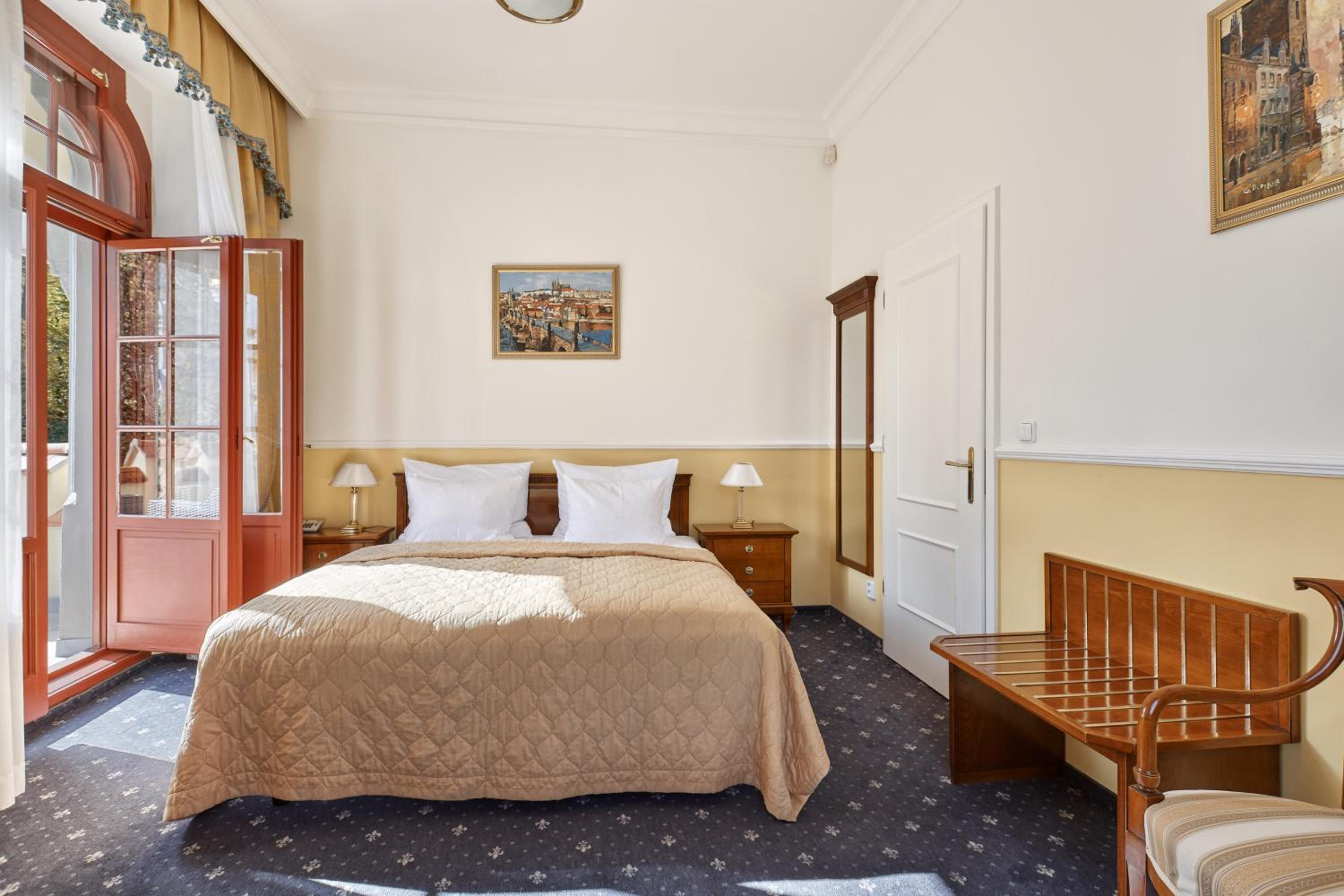 Double Room with Balcony photo 2