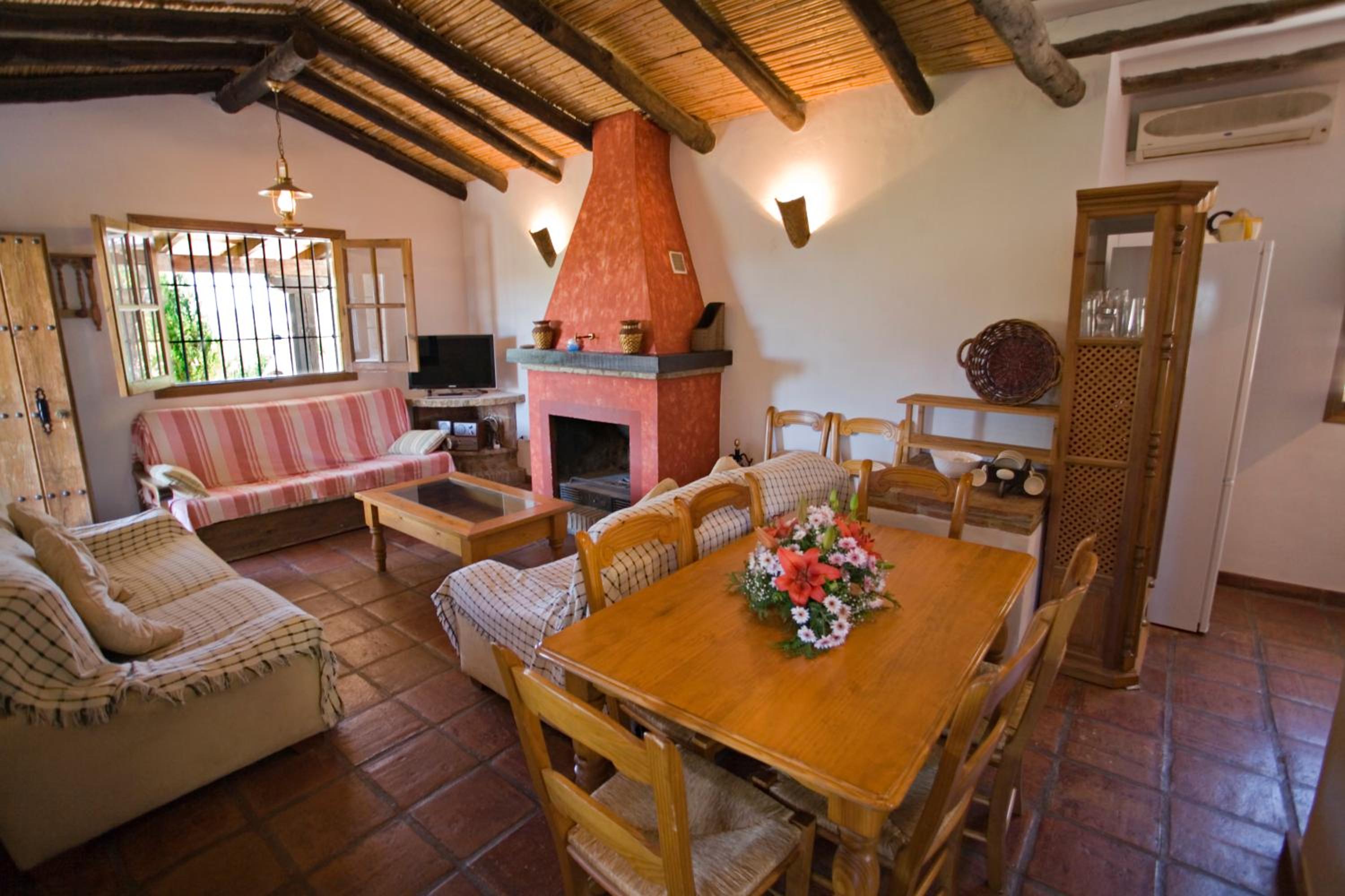 Villa photo 3