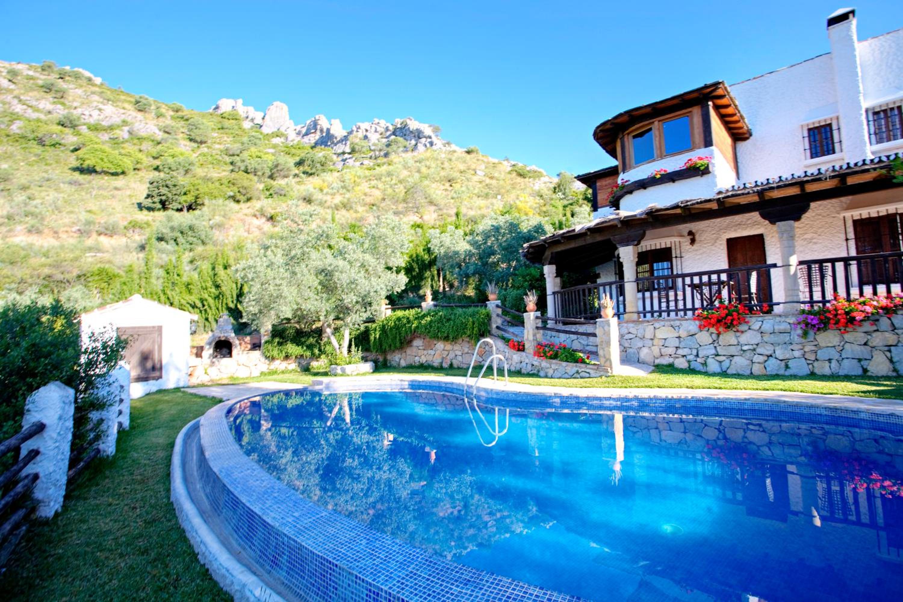 Villa photo 2