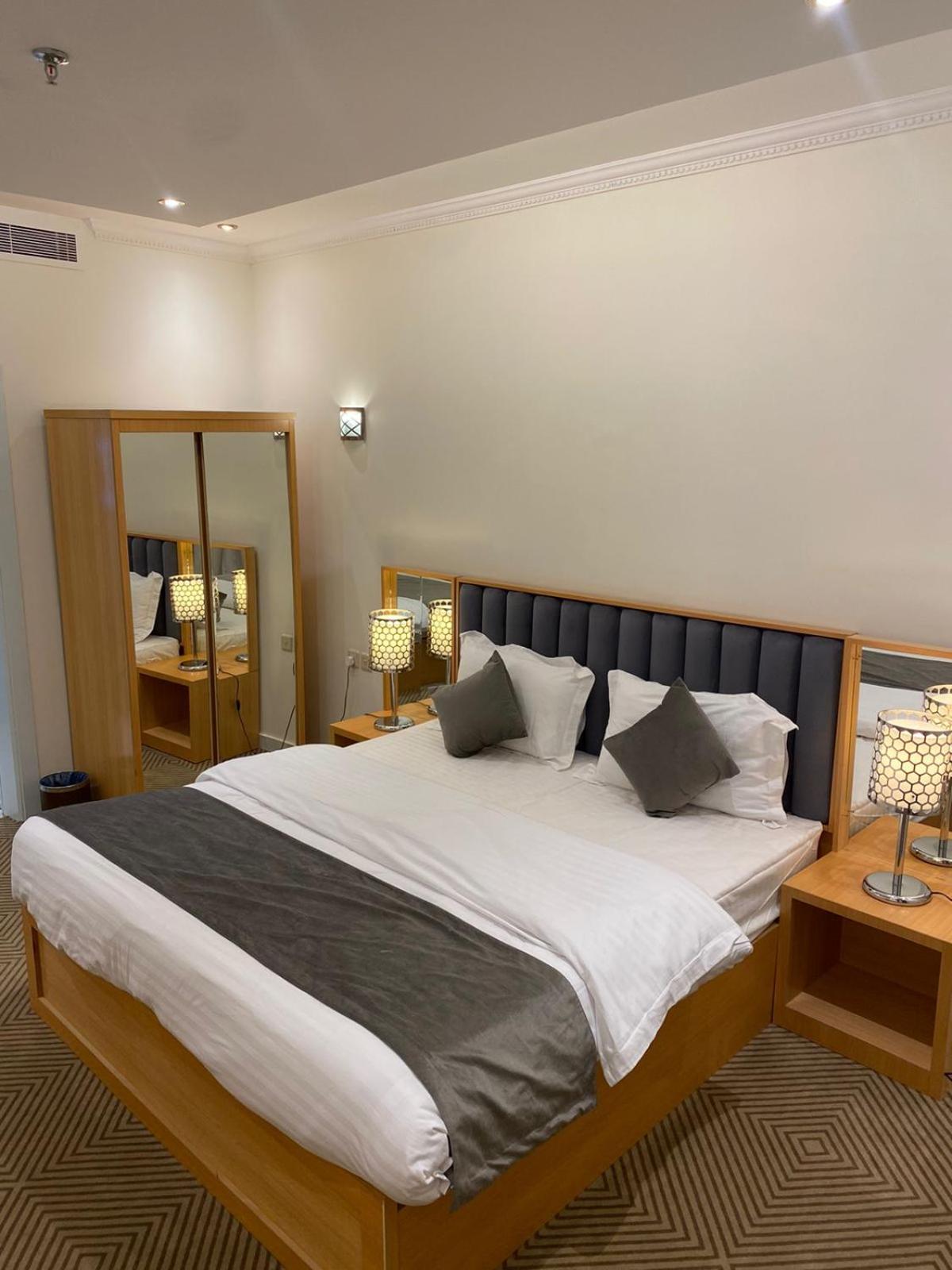 Budget Double Room photo 3