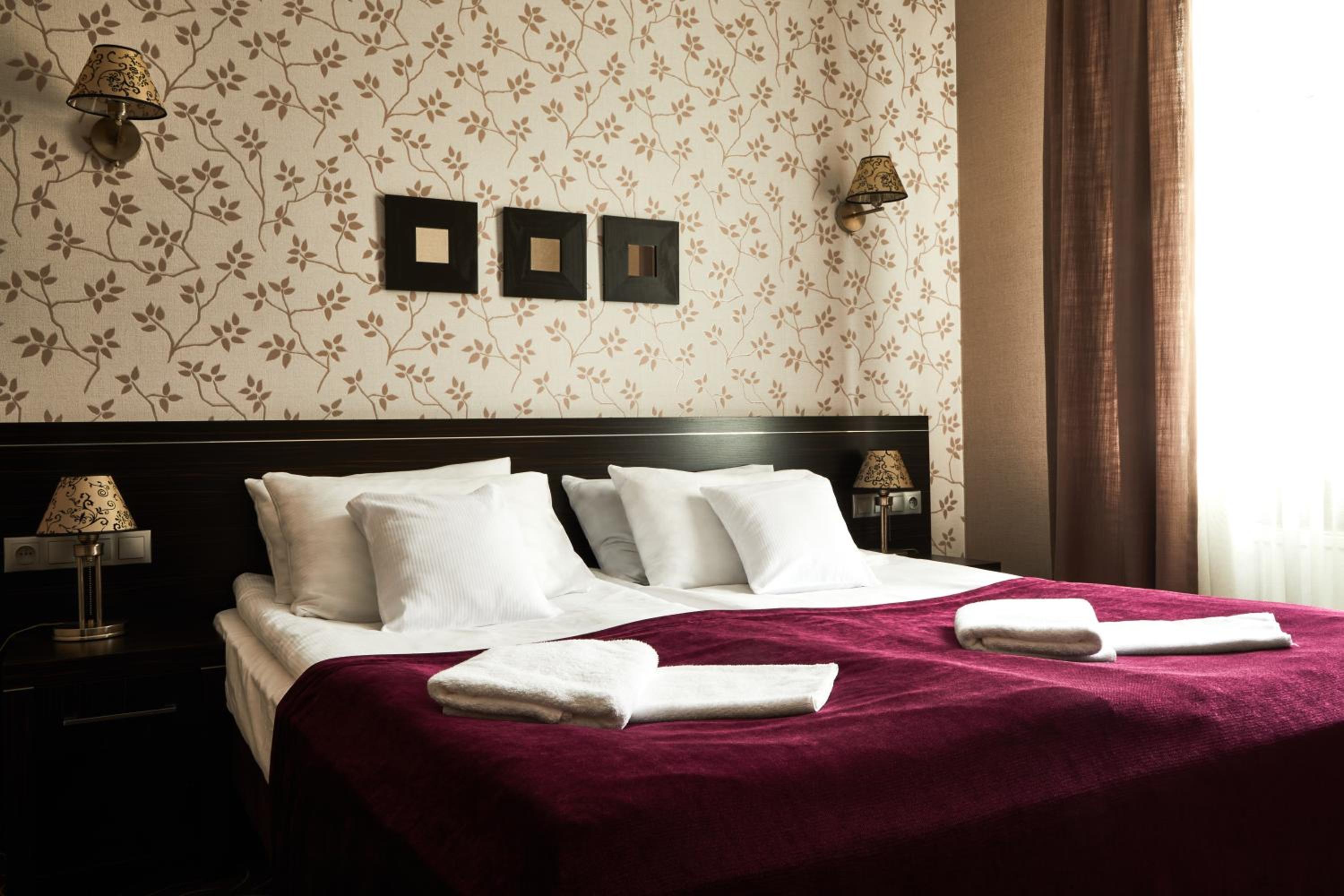 Premium Double Room with Sofa and Balcony photo 1