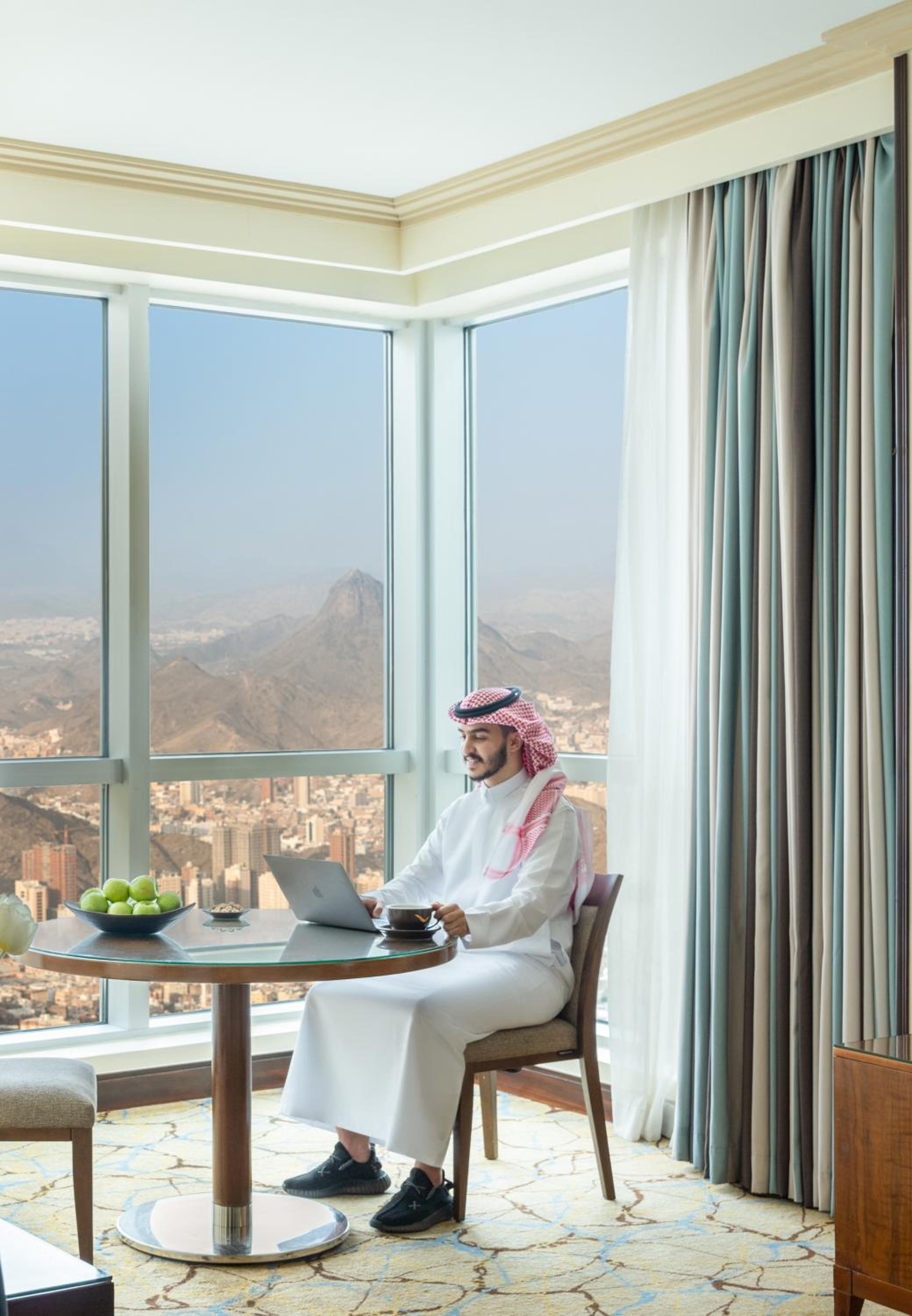 Deluxe King Suite with Part Haram View