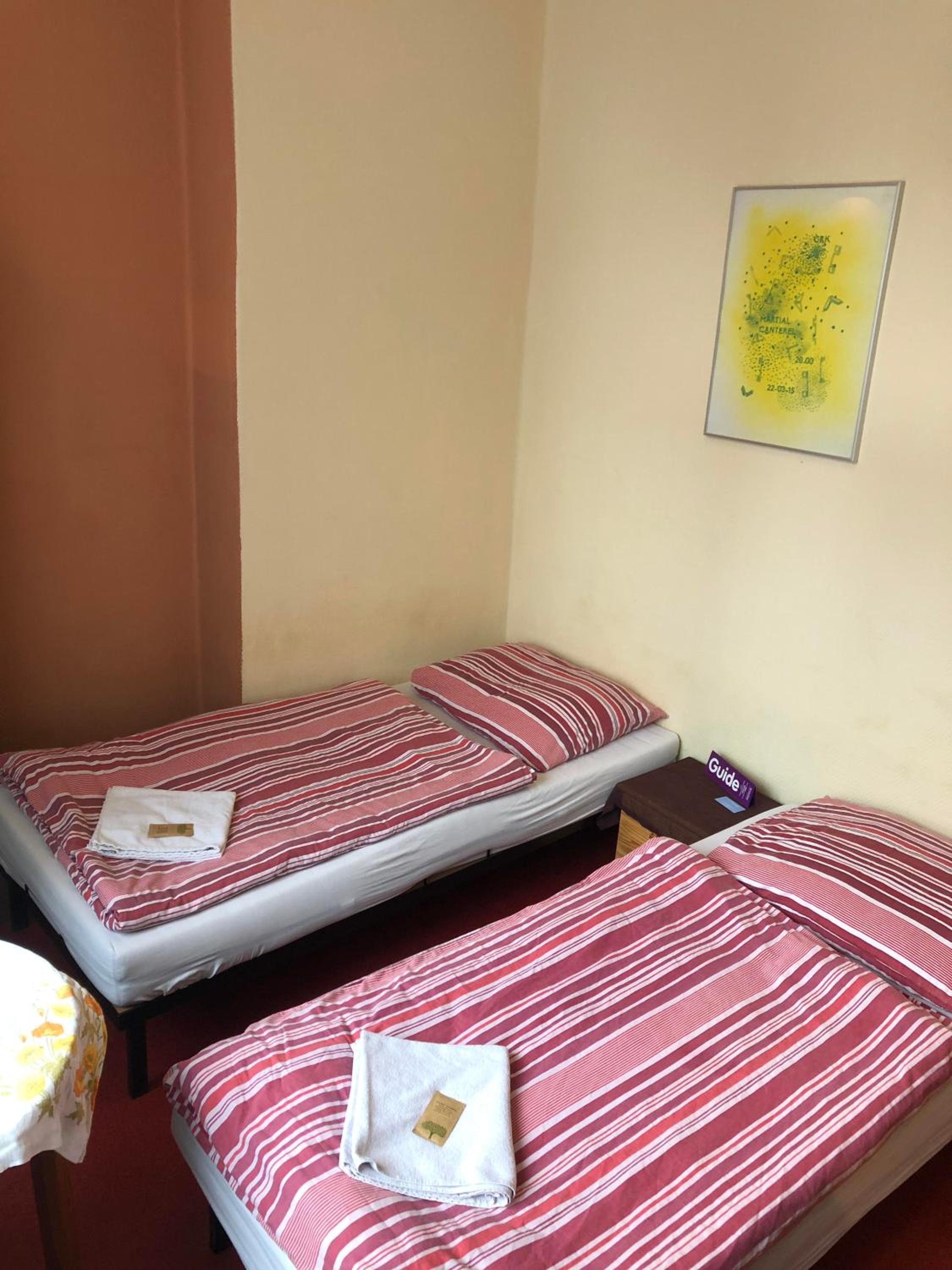 Double Room with Private Bathroom - Photo 4
