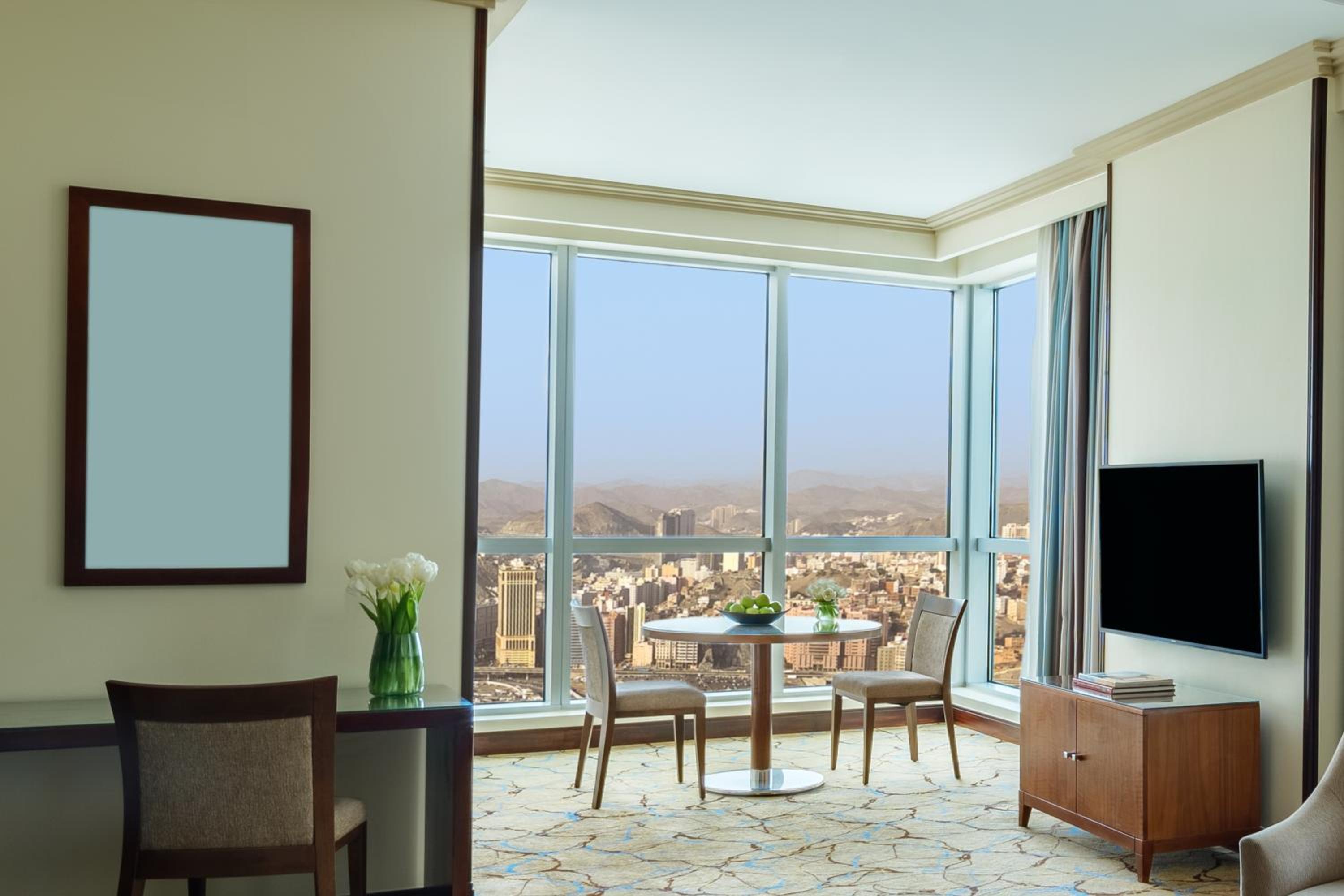 Deluxe Twin Suite with Part Haram View