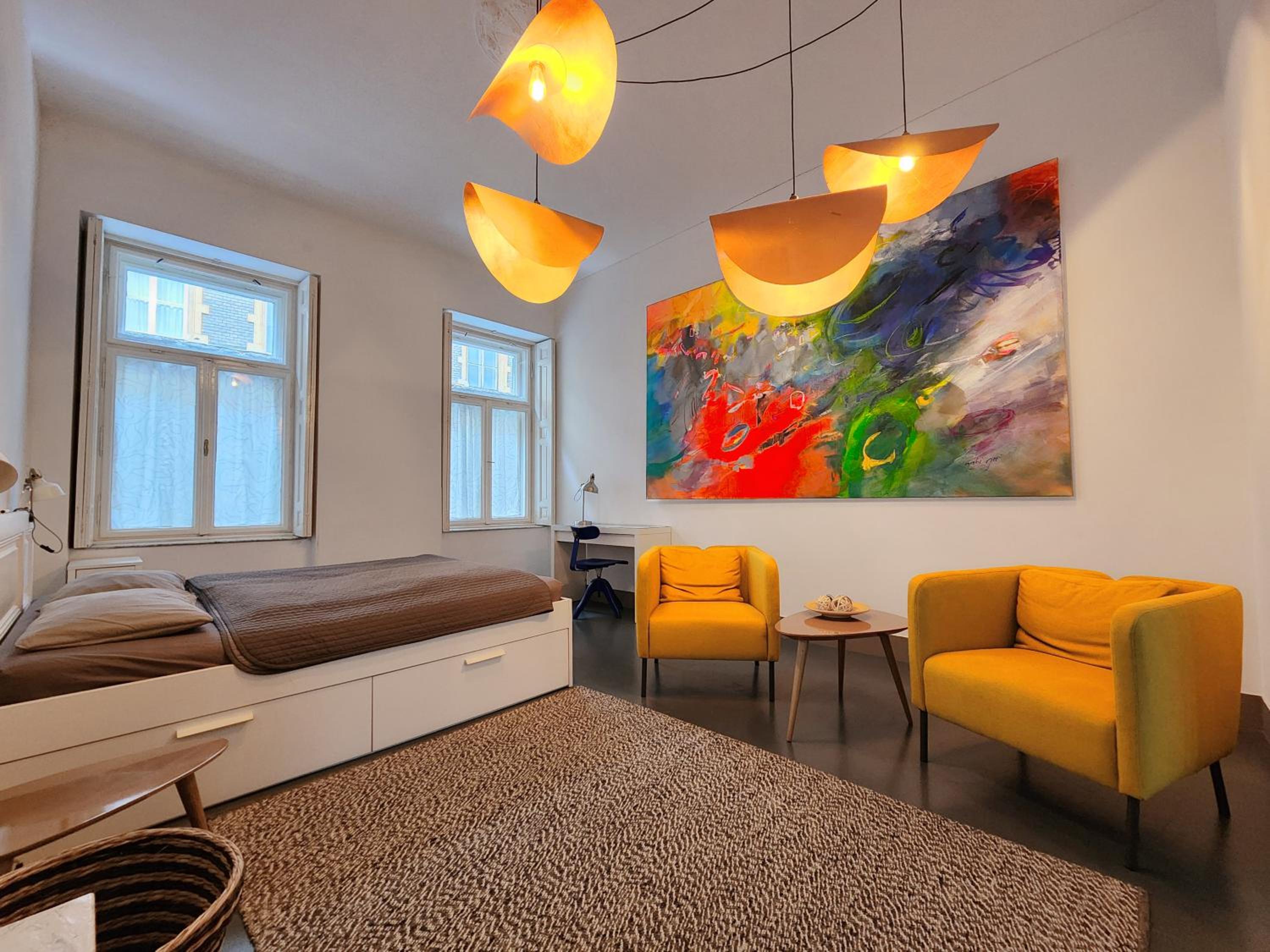 One-Bedroom Apartment - Photo 8