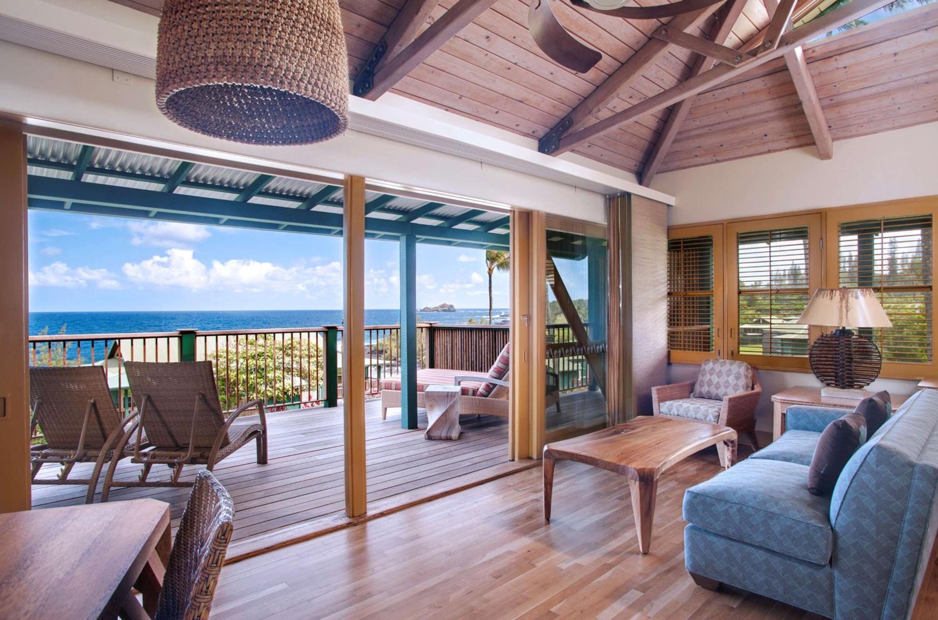 King Bungalow with Ocean View - Photo 3
