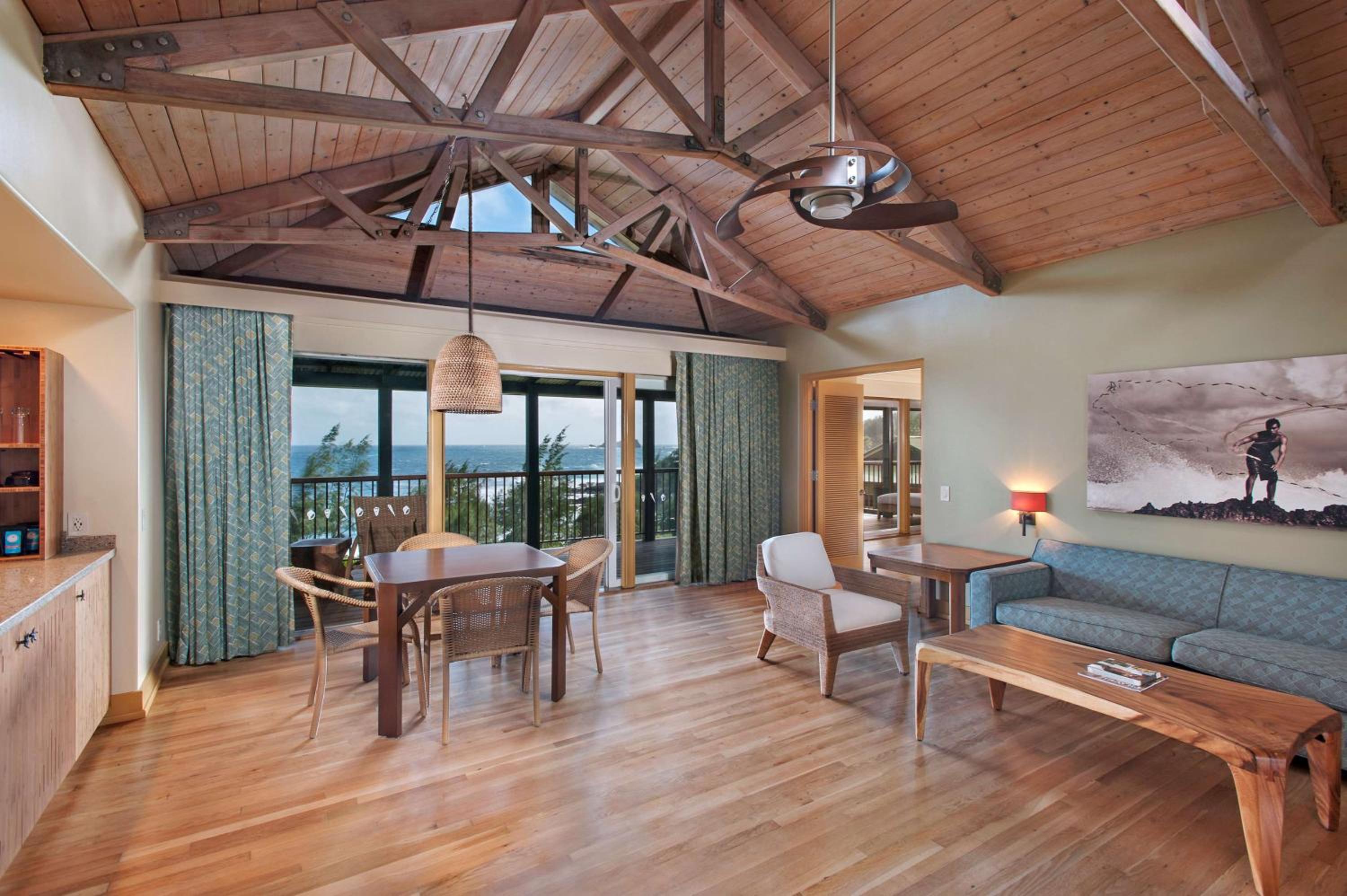 Premier Bungalow - Oceanfront - Photo 2