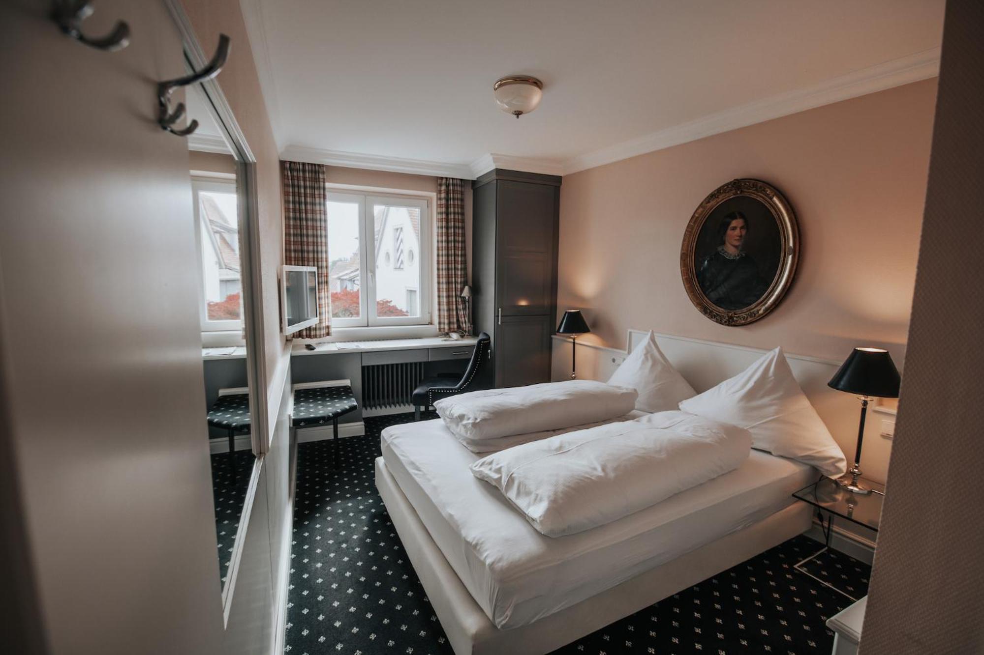 Budget Double Room - Photo 3
