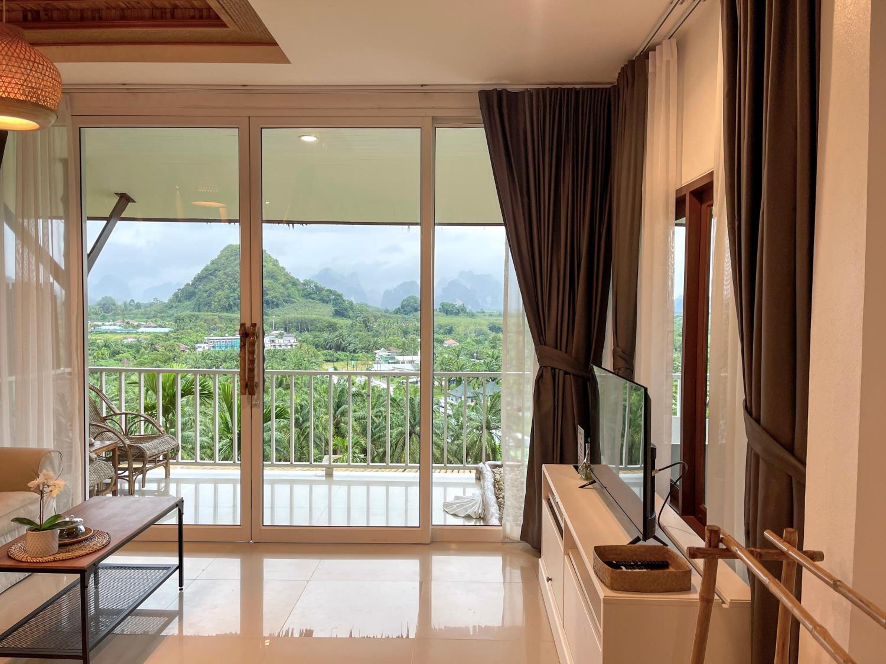 Jacuzzi Villa Four- Free Beach Shuttle - Photo 8