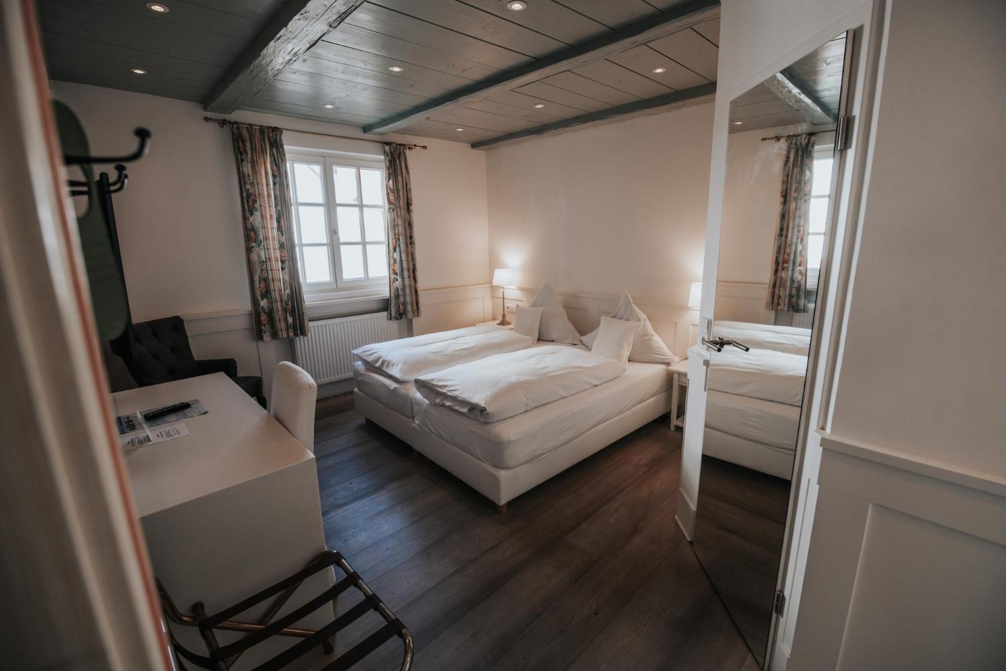 Standard Double Room - Photo 1