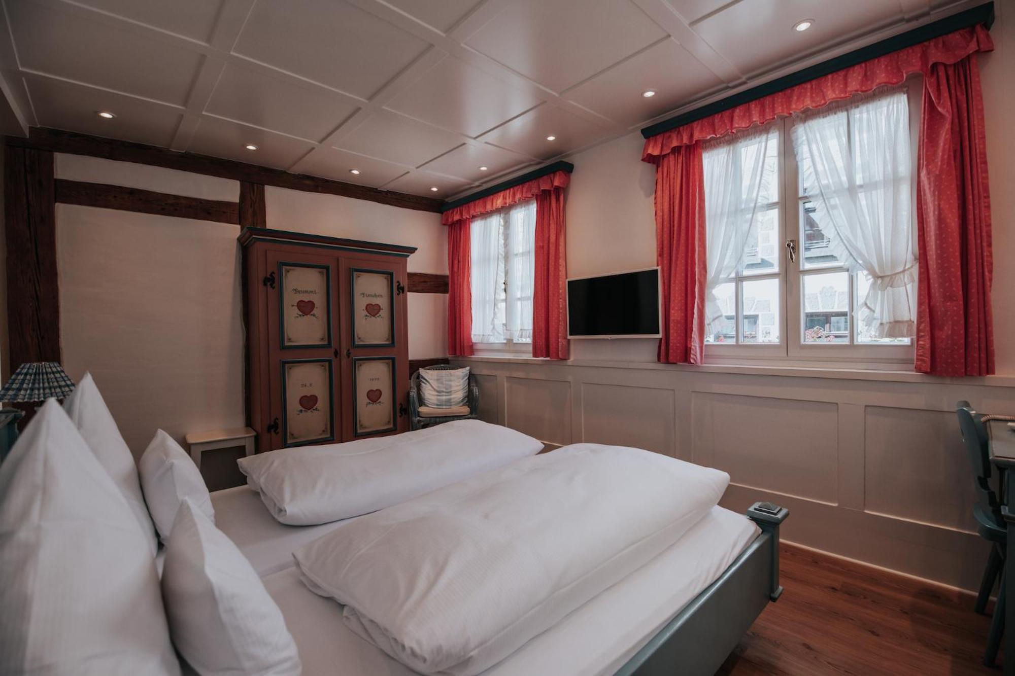 Standard Double Room - Photo 15