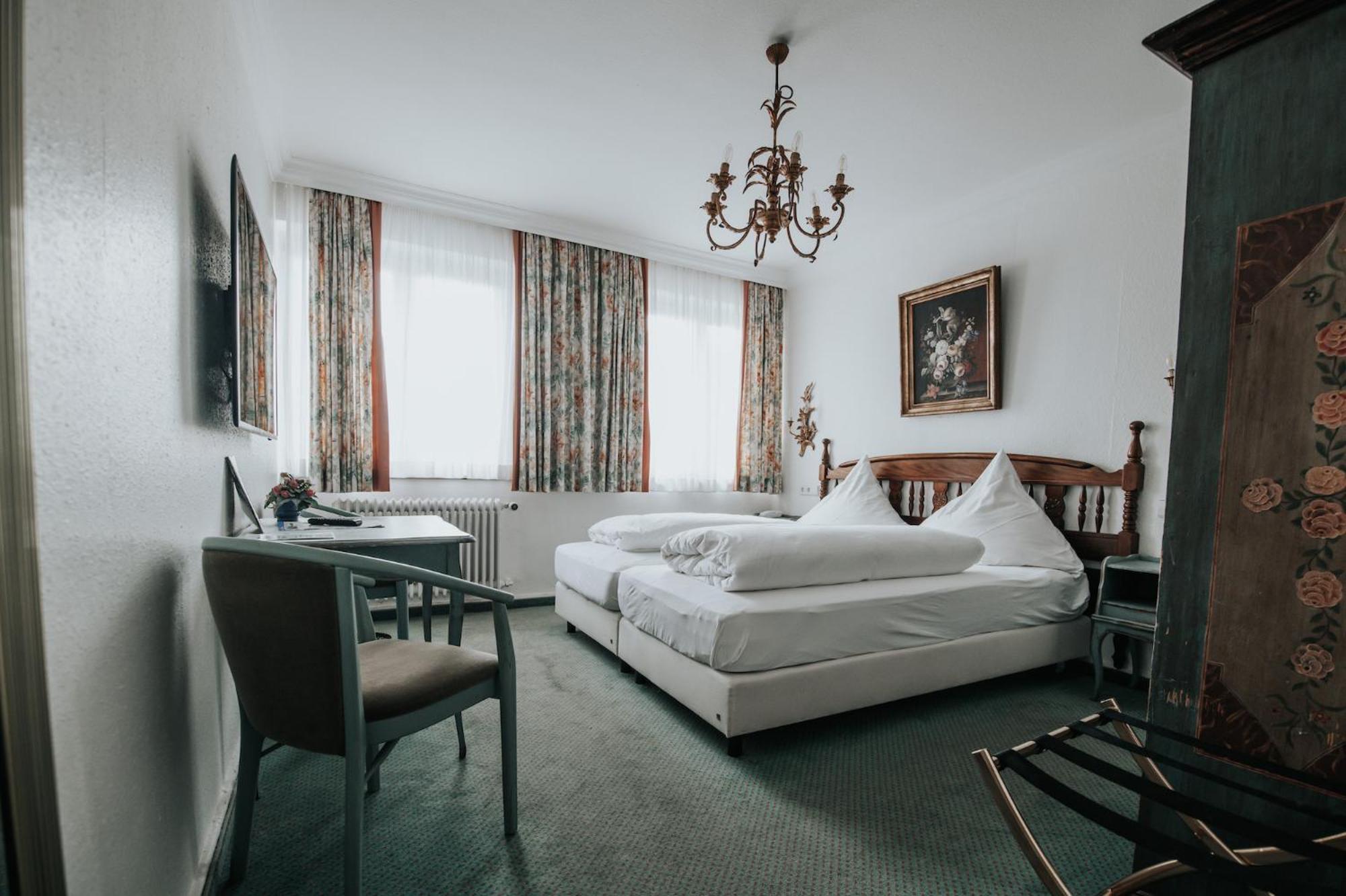 Standard Double Room - Photo 3