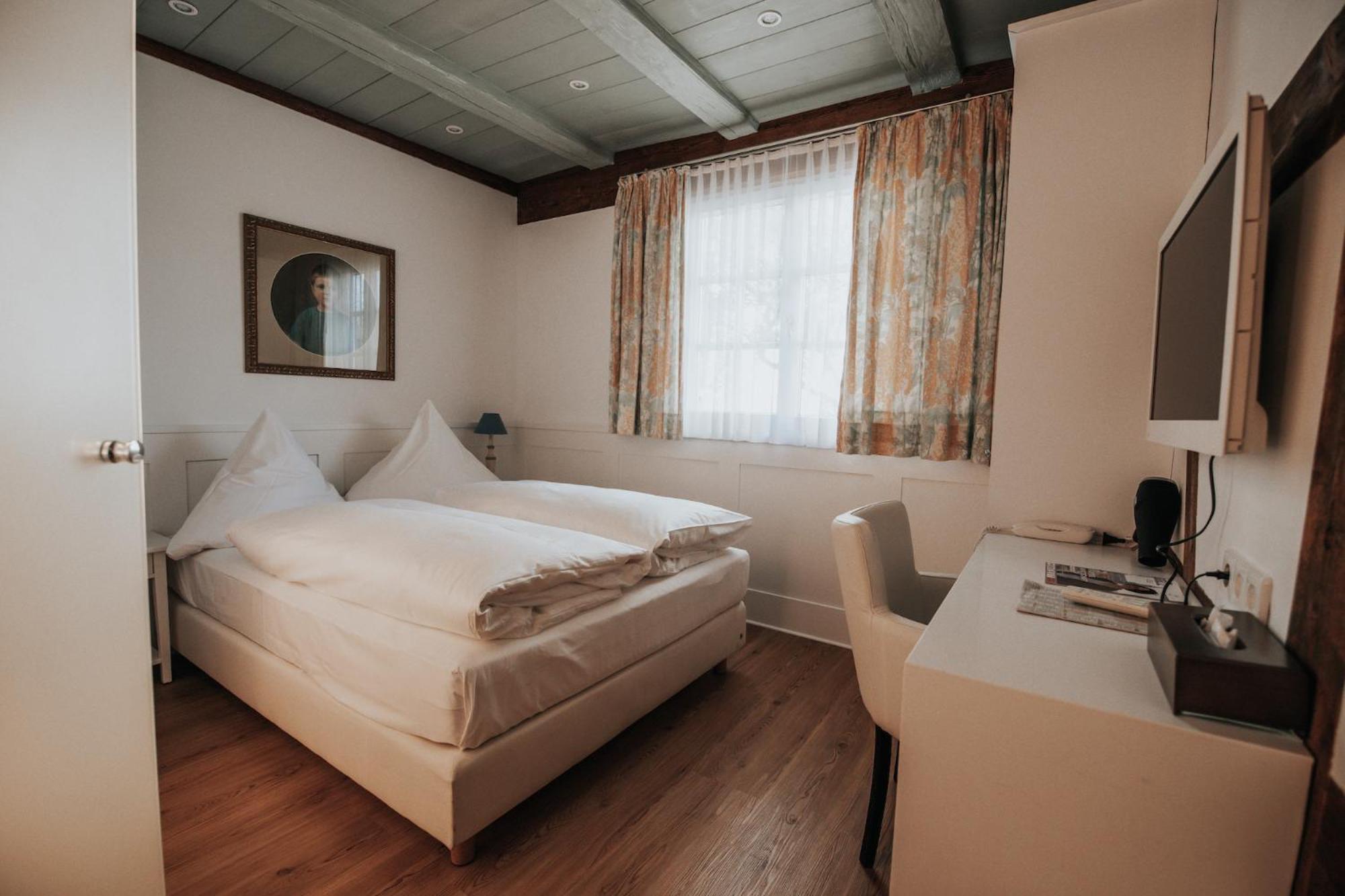 Standard Double Room - Photo 14