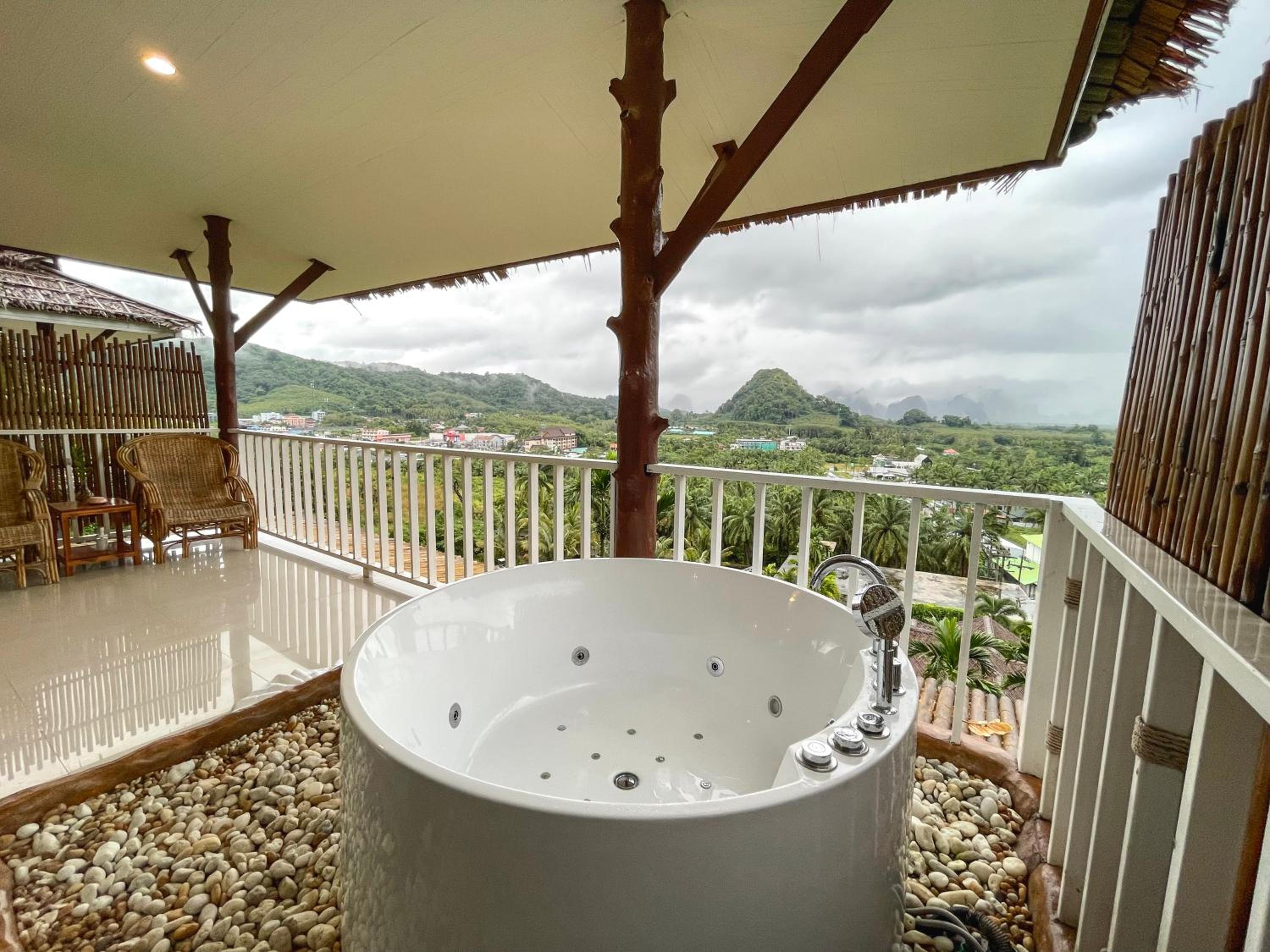 Jacuzzi Villa Four- Free Beach Shuttle - Photo 13