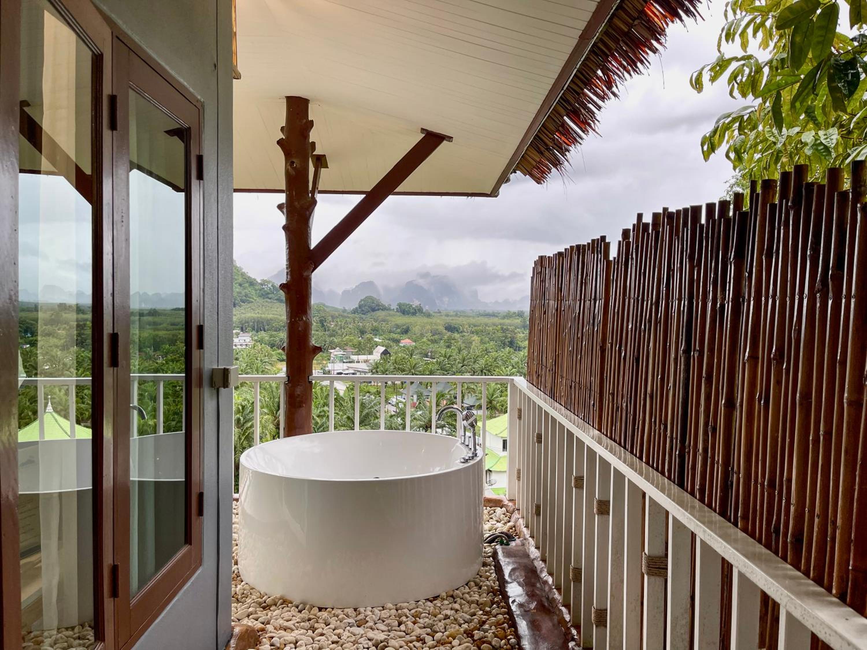 Jacuzzi Villa Four- Free Beach Shuttle - Photo 15