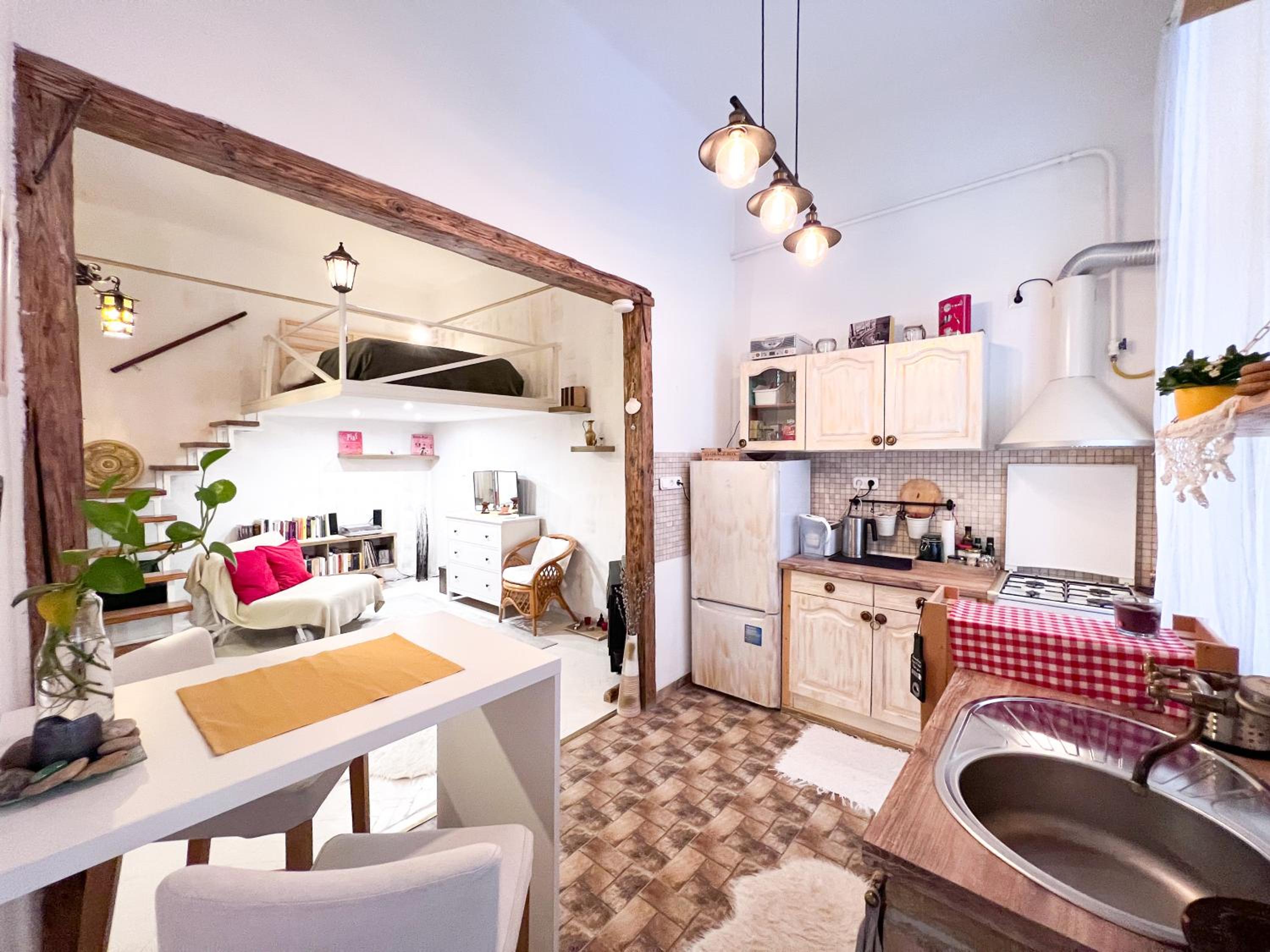 One-Bedroom Apartment
