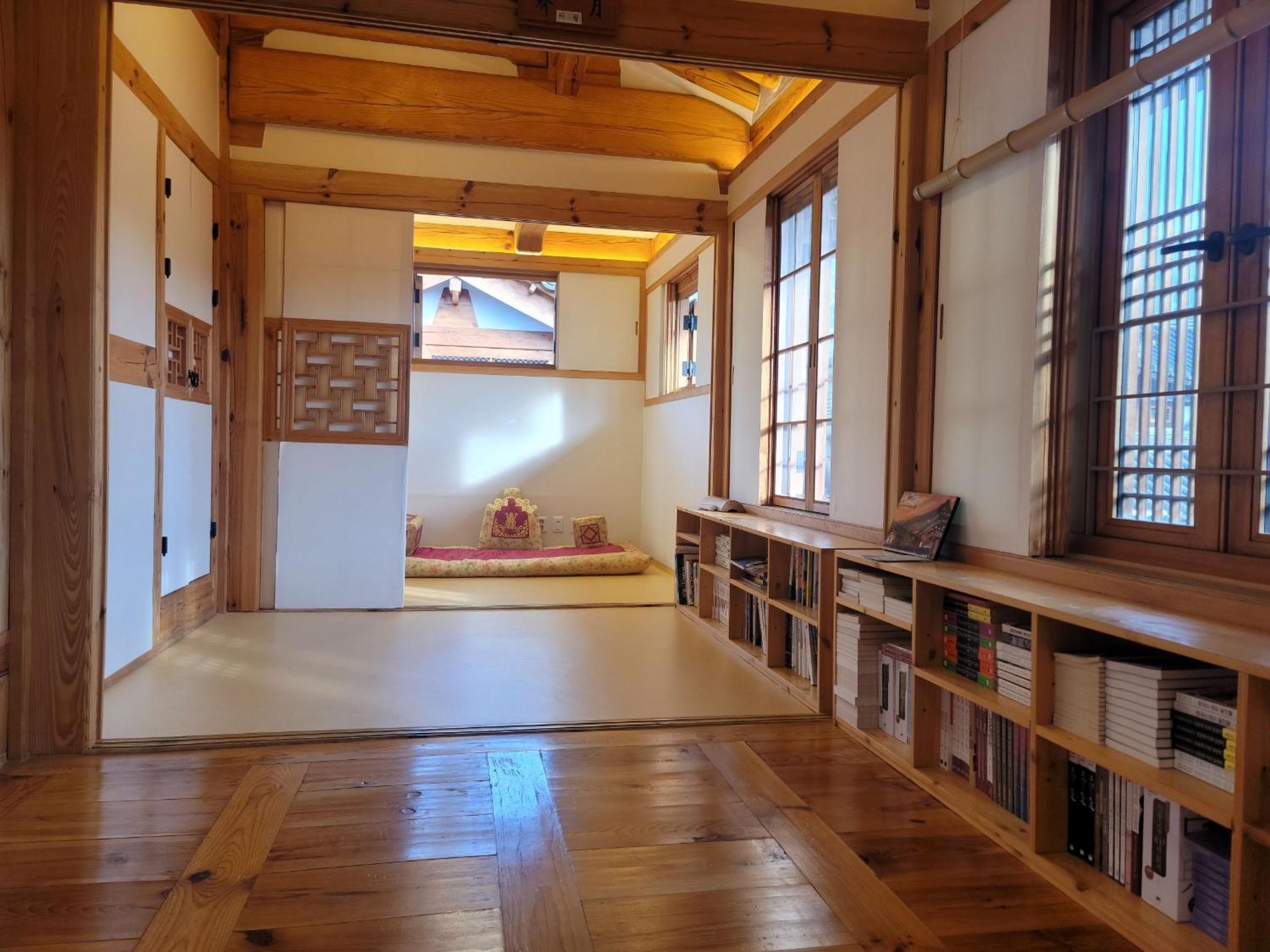 Suite - Photo 2