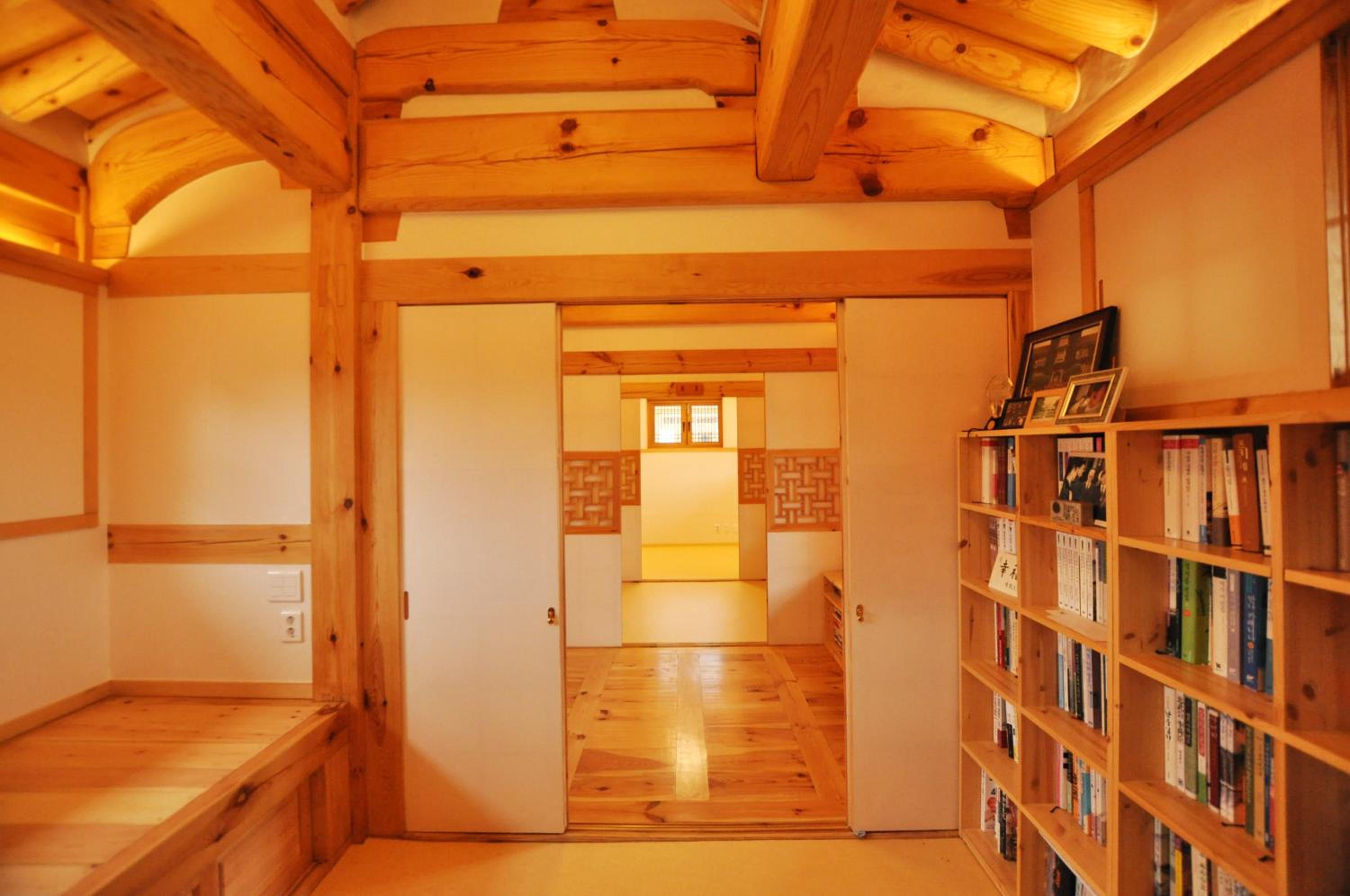 Suite - Photo 1