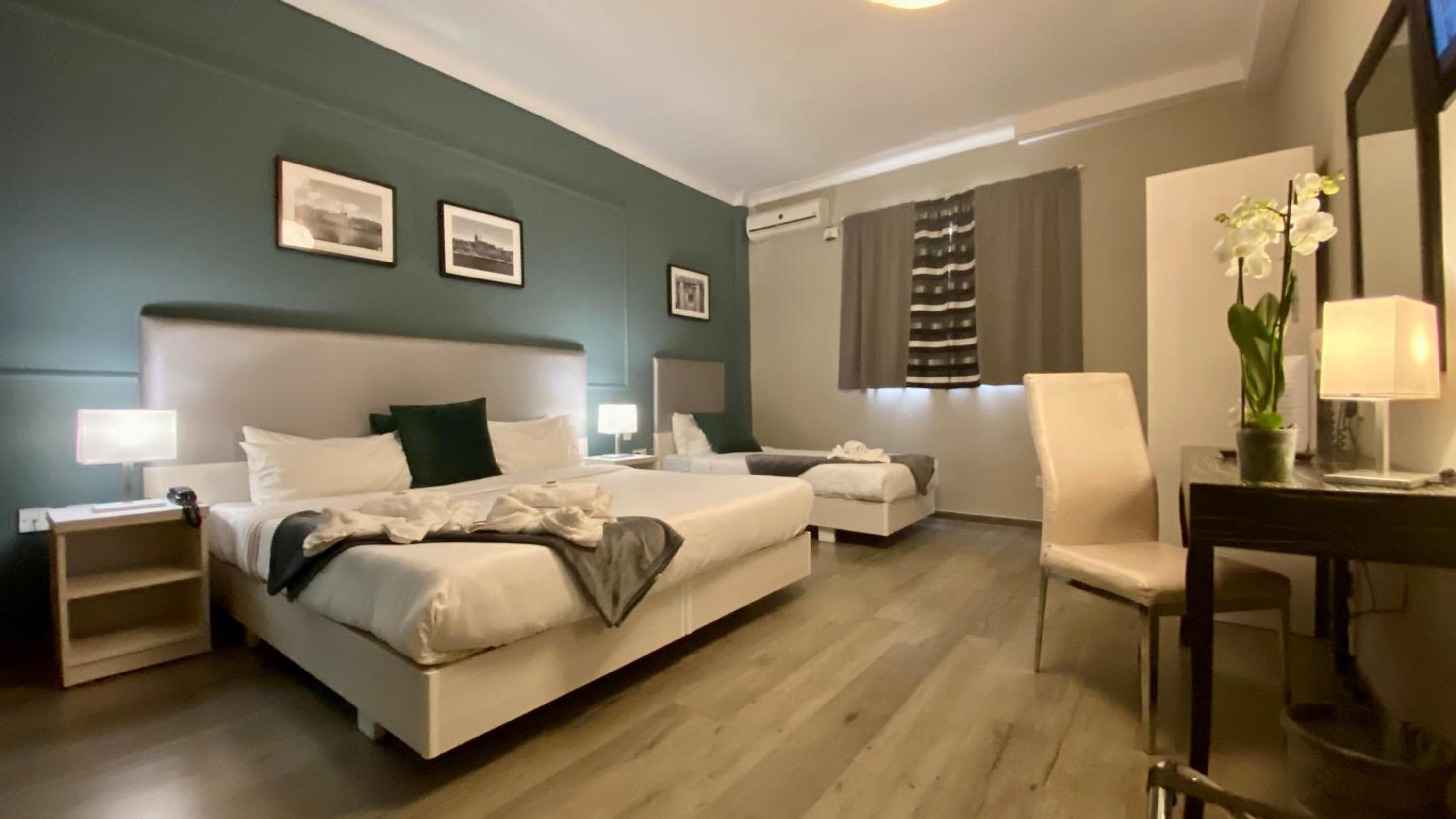 Triple Room - Photo 11