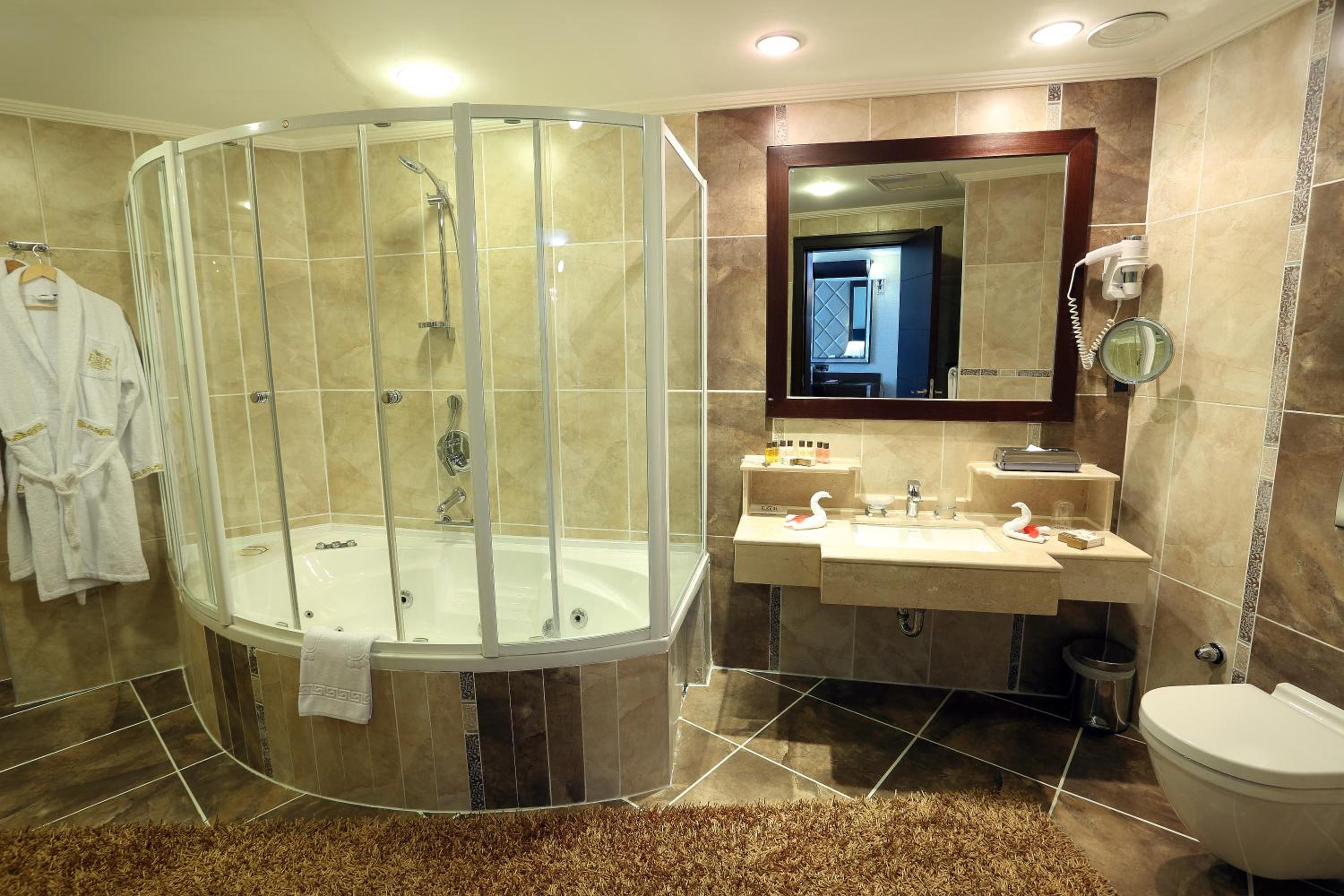 Senior Suite - Photo 4