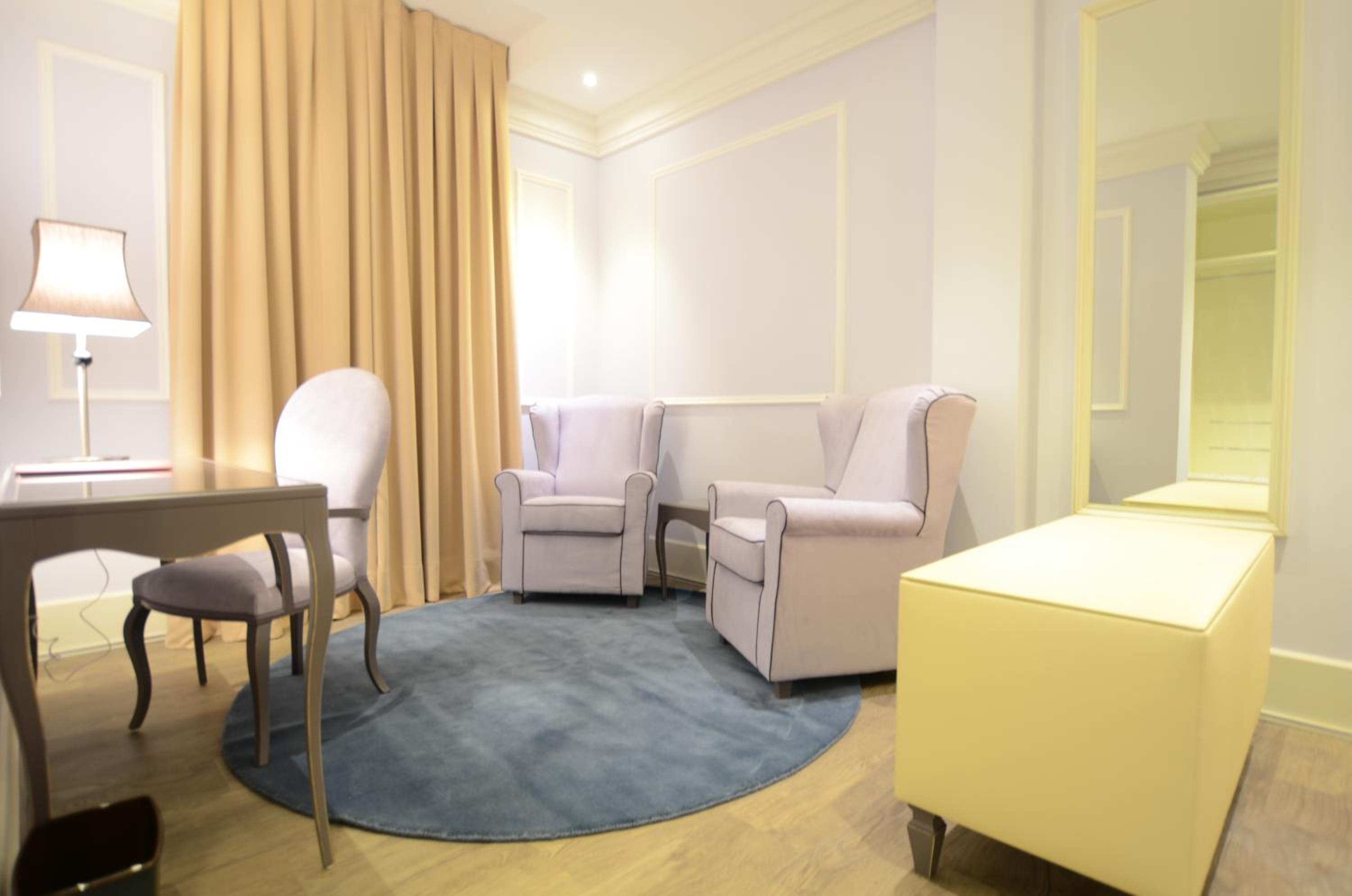 Deluxe Triple Room - Photo 6
