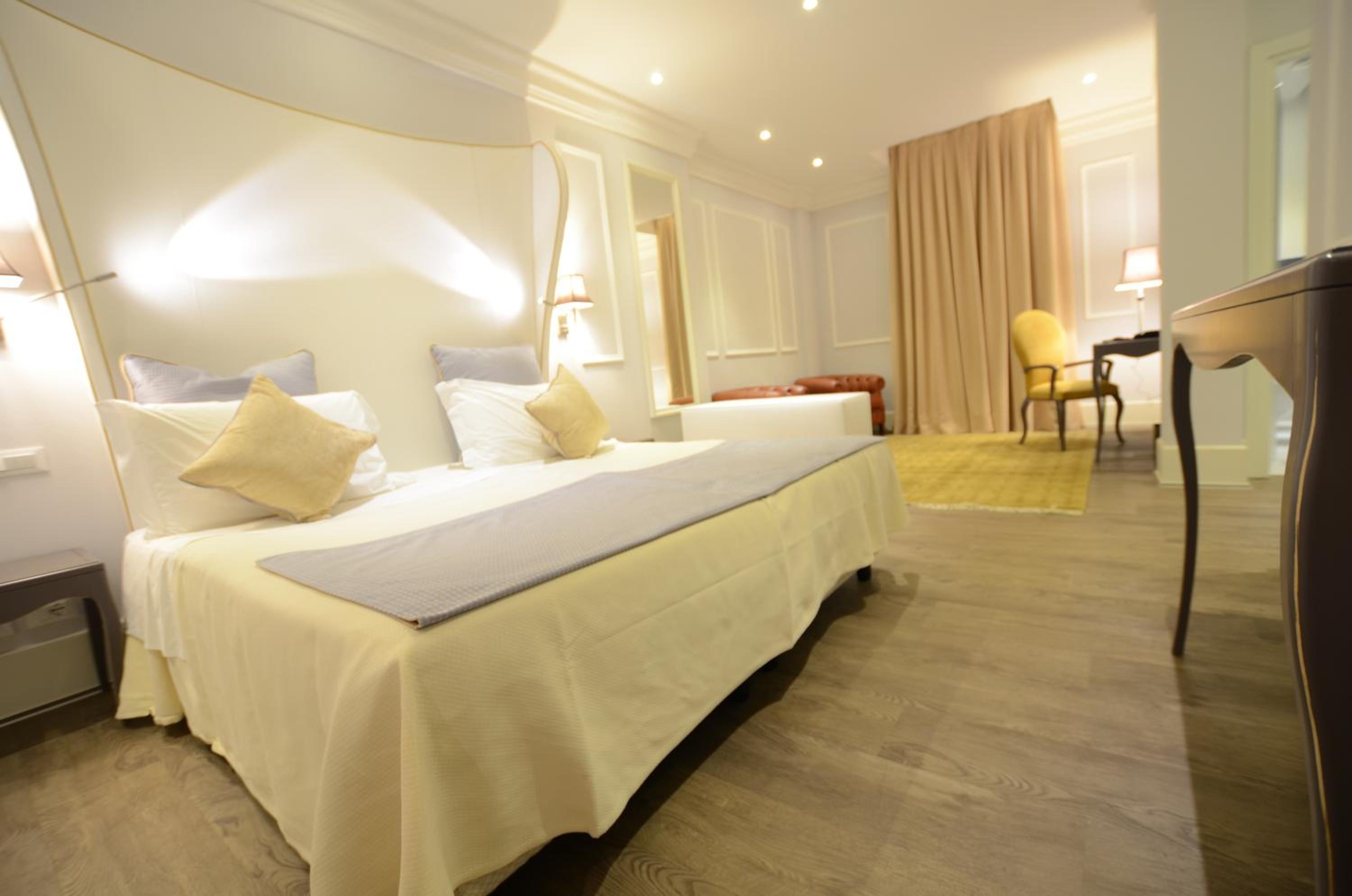 Deluxe Double Room - Photo 4