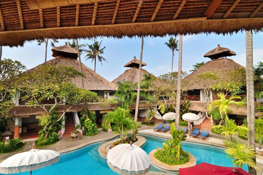 Deluxe Double or Twin Room with Pool View photo 2