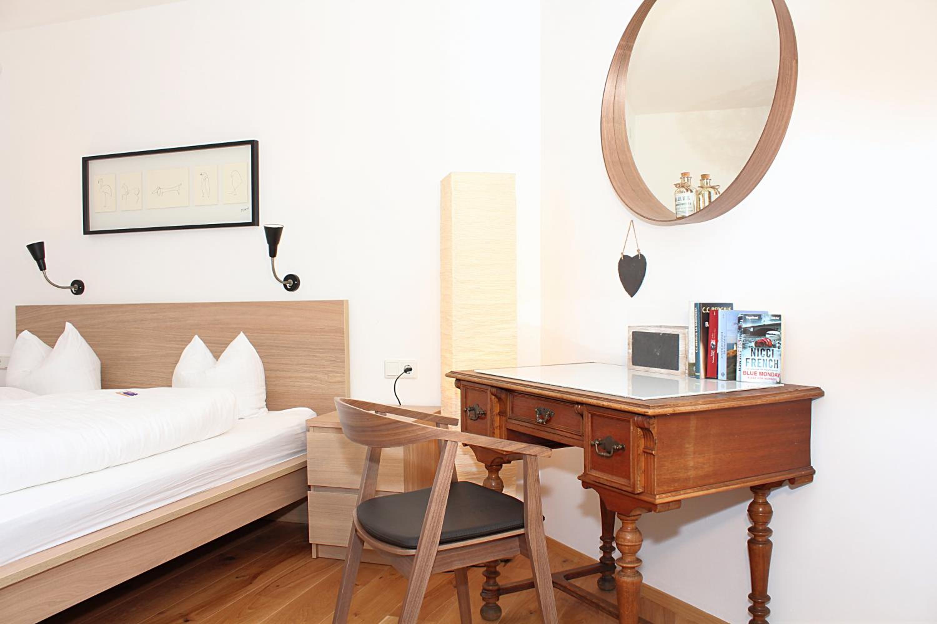 Standard Double Room - Photo 3