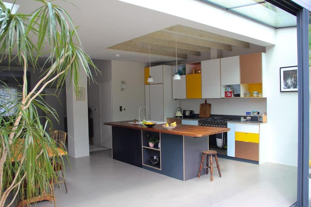 Four-Bedroom House photo 2