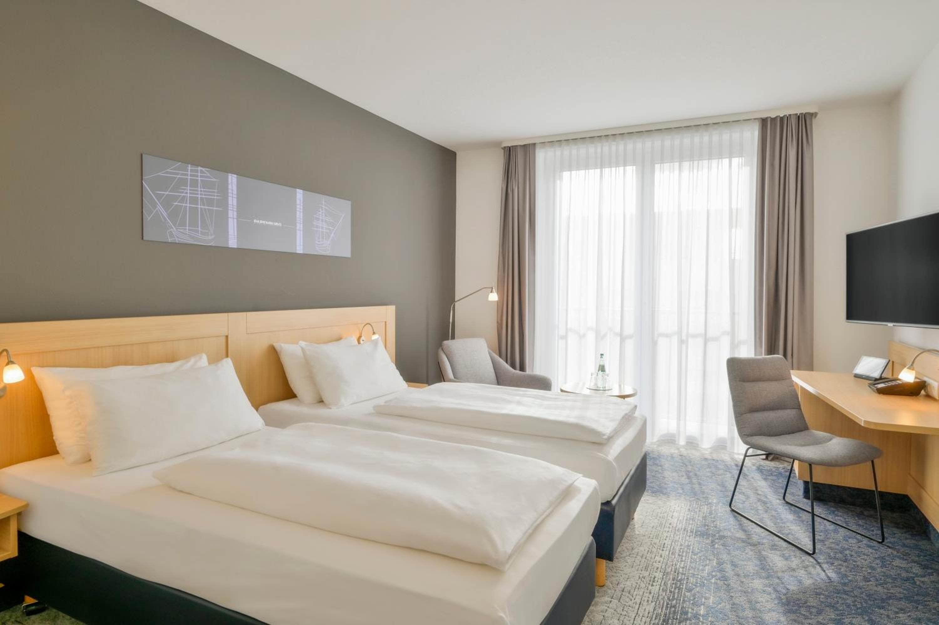 Standard Twin Room - Non-Smoking - Photo 1