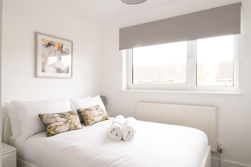 Three-Bedroom House photo 2