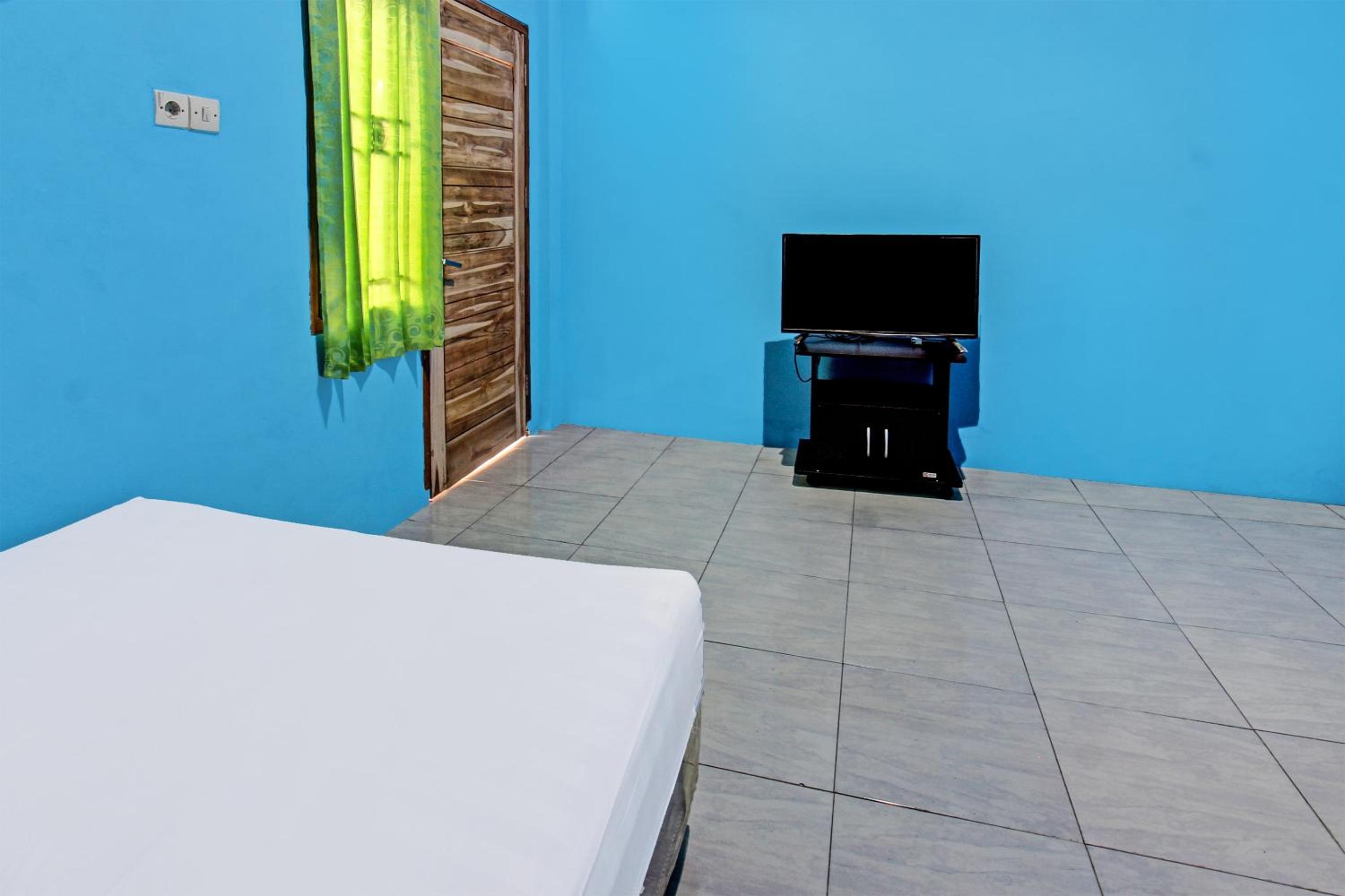 Budget Double Room - Photo 6