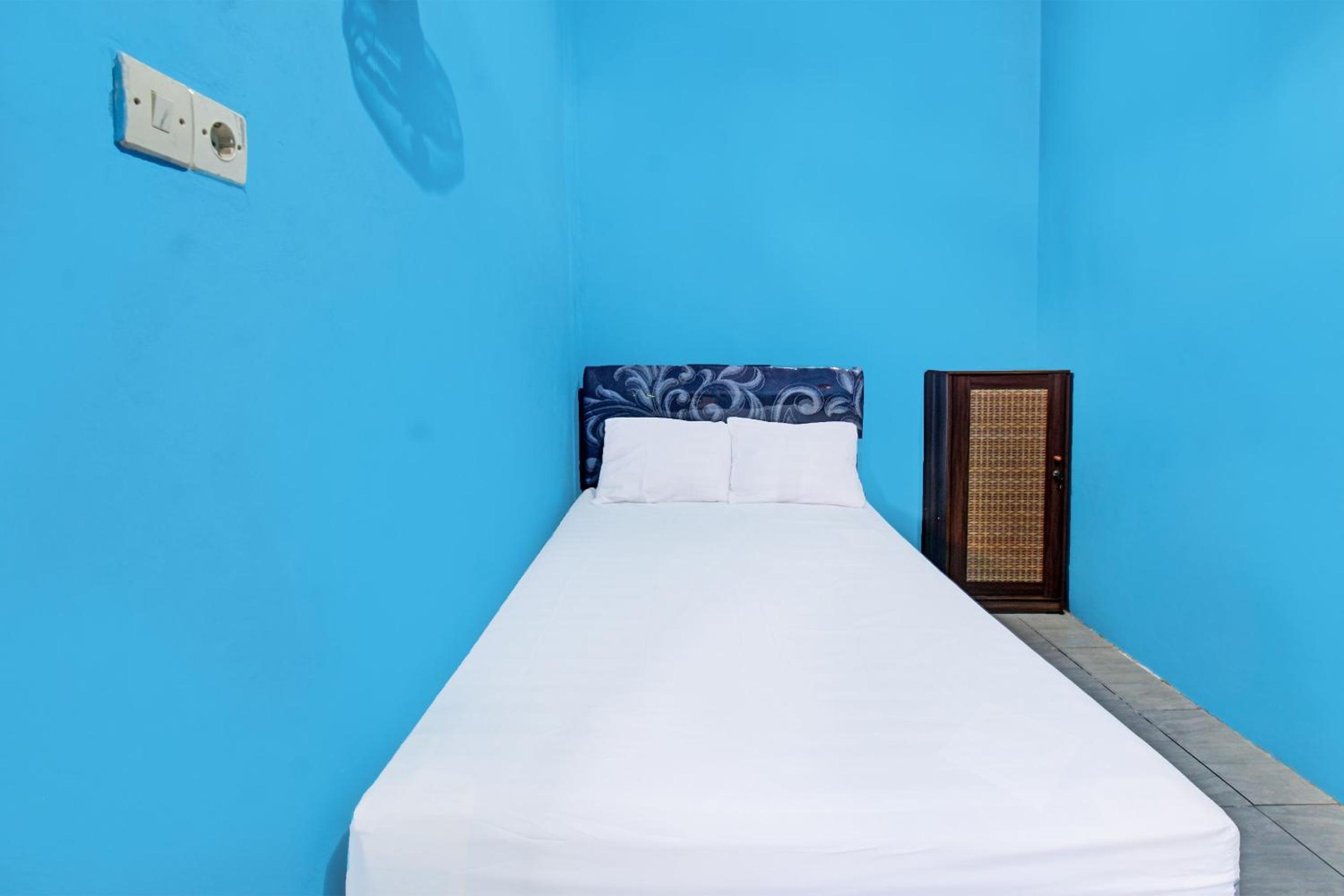 Budget Double Room - Photo 4