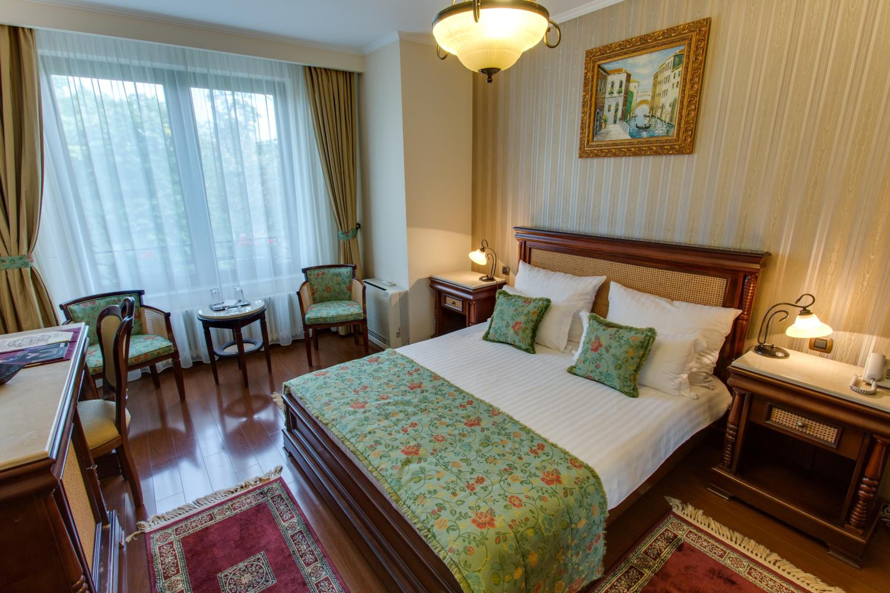 Double Room - Photo 5