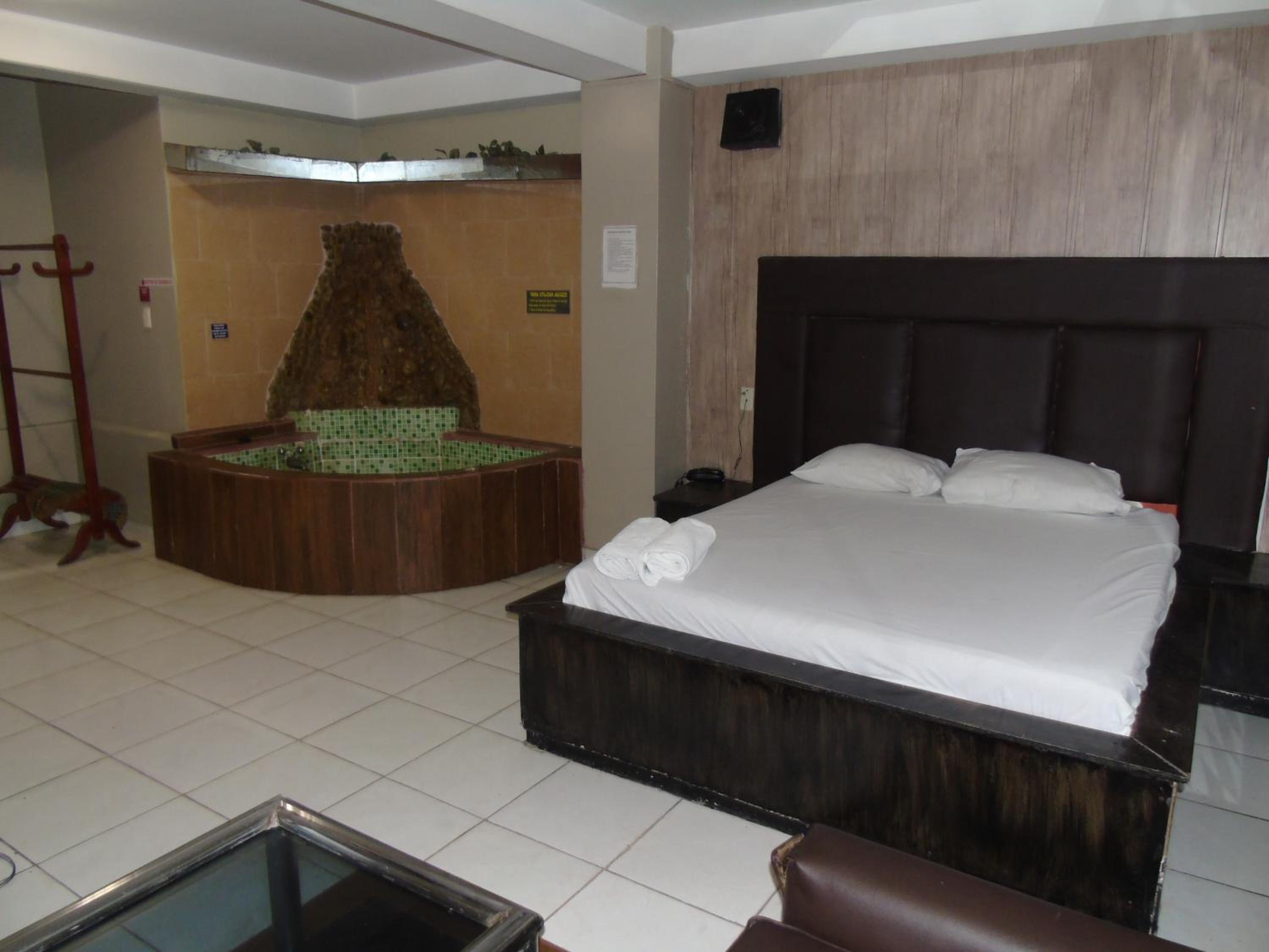 Deluxe King Room photo 3