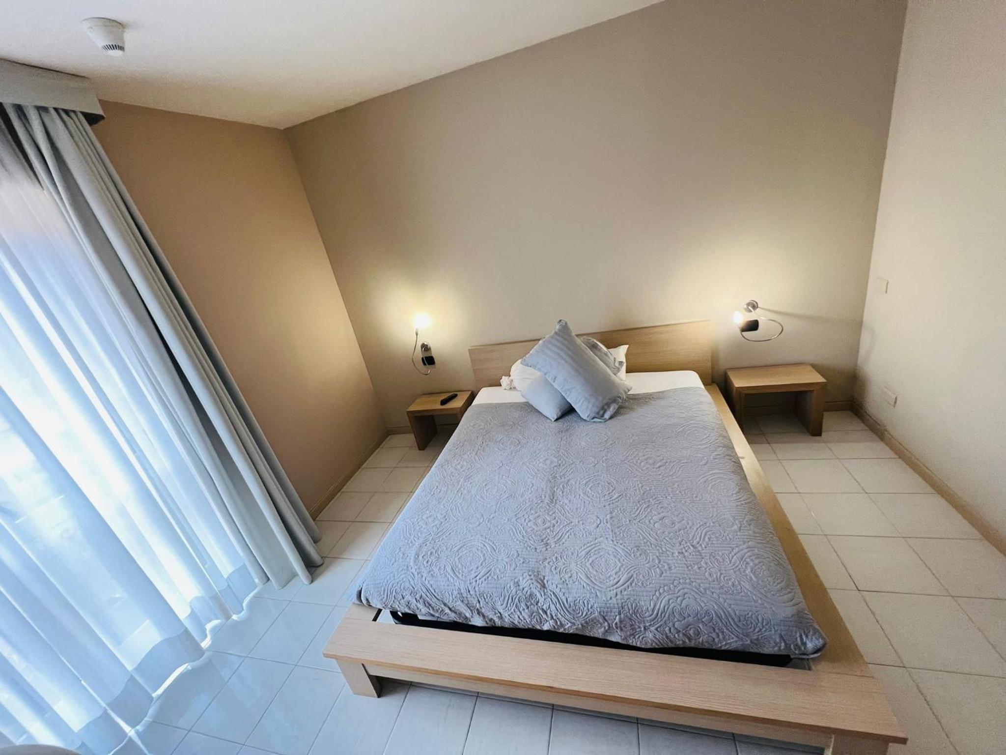 Standard Double Room - Photo 11