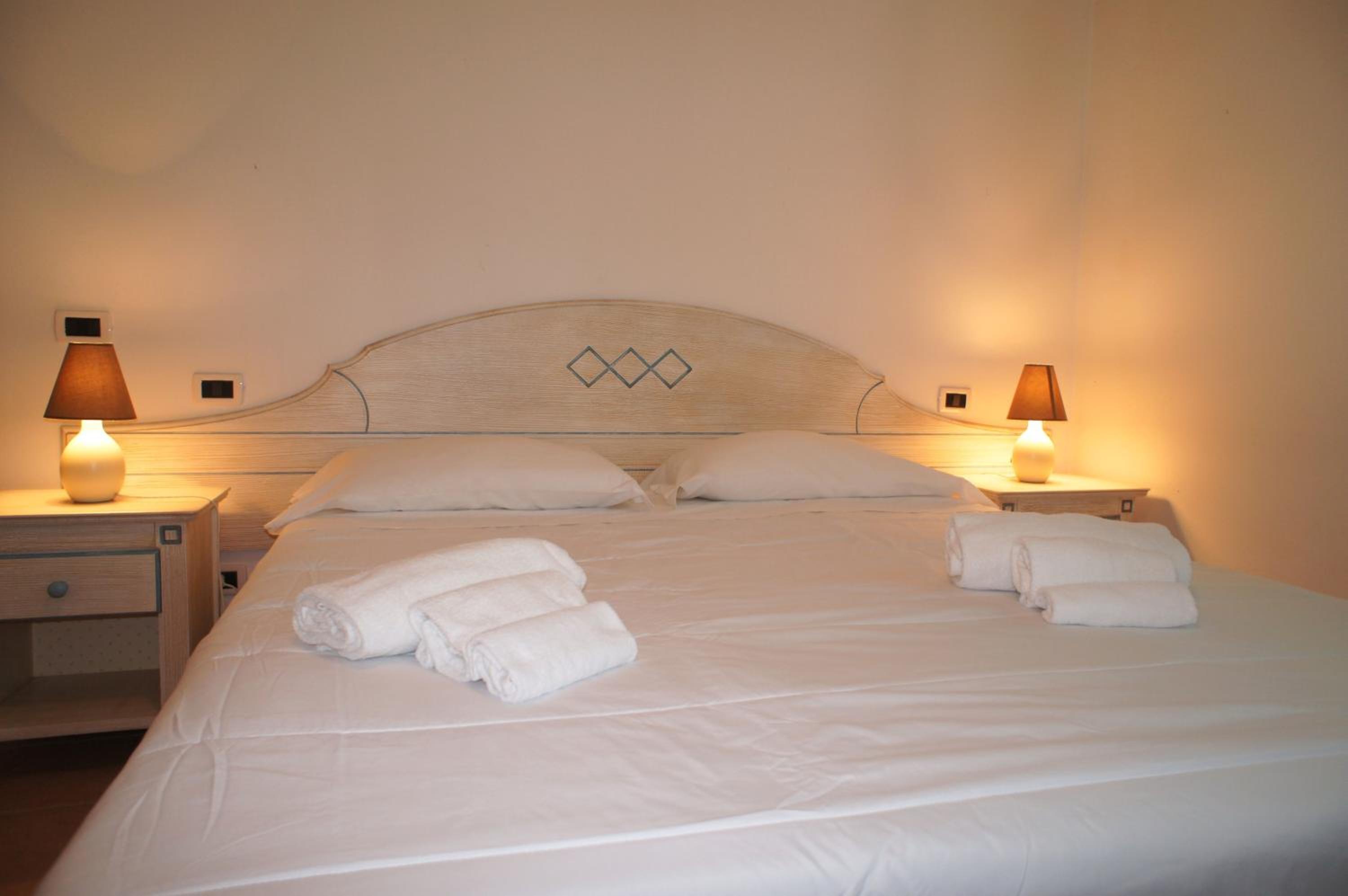 Two-Bedroom Apartment with Garden and Sea View (5 Adults) photo 2