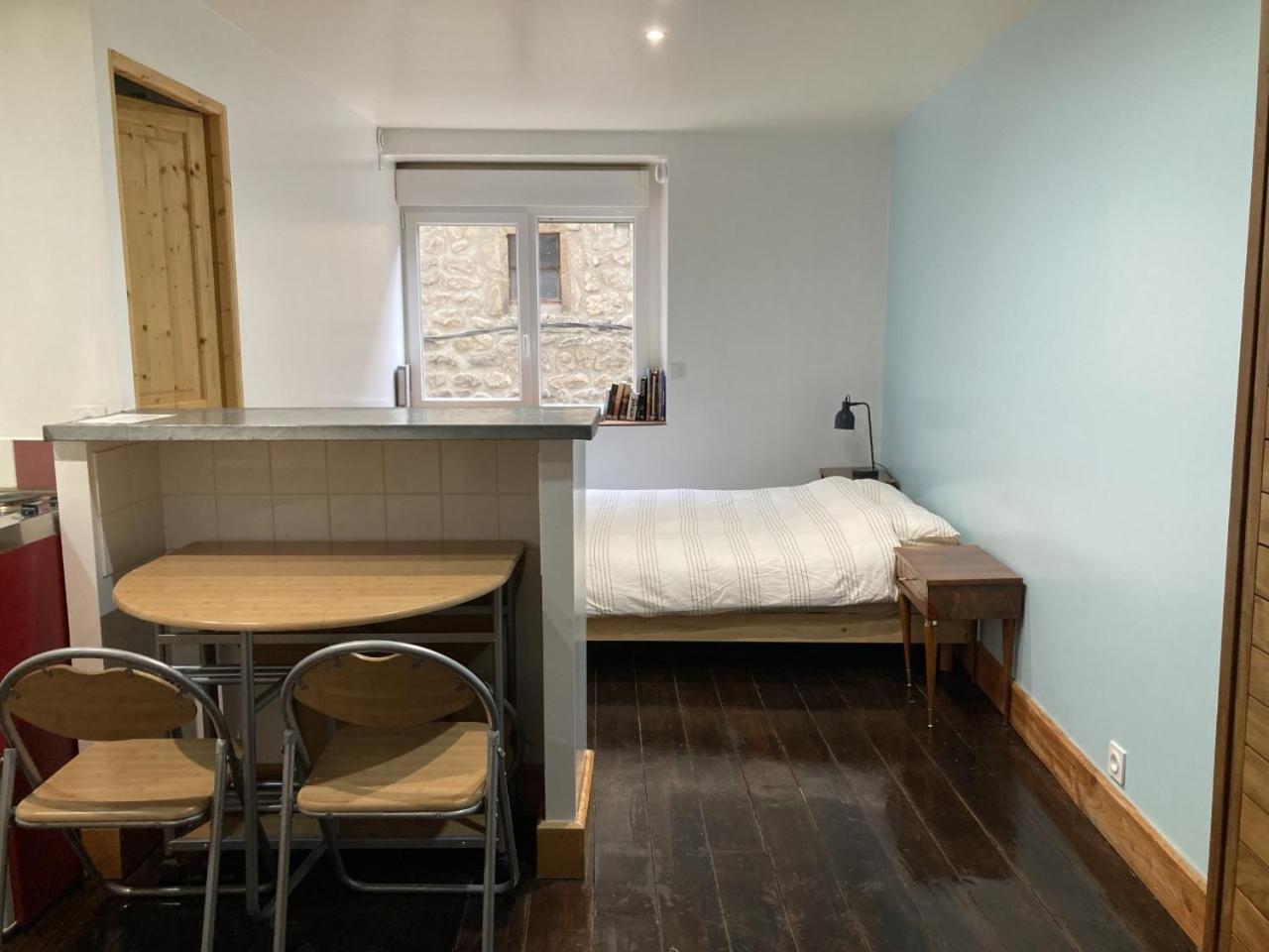 Studio Apartment - Photo 14