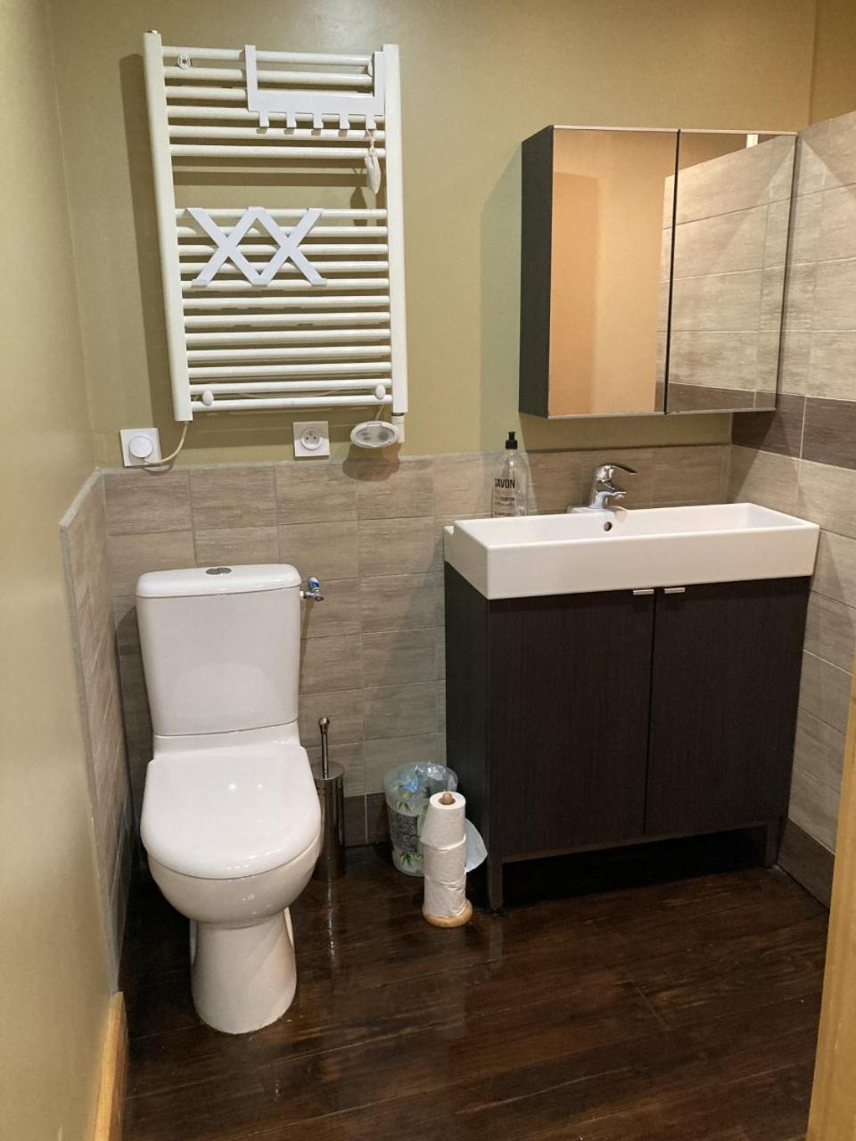 Studio Apartment - Photo 12