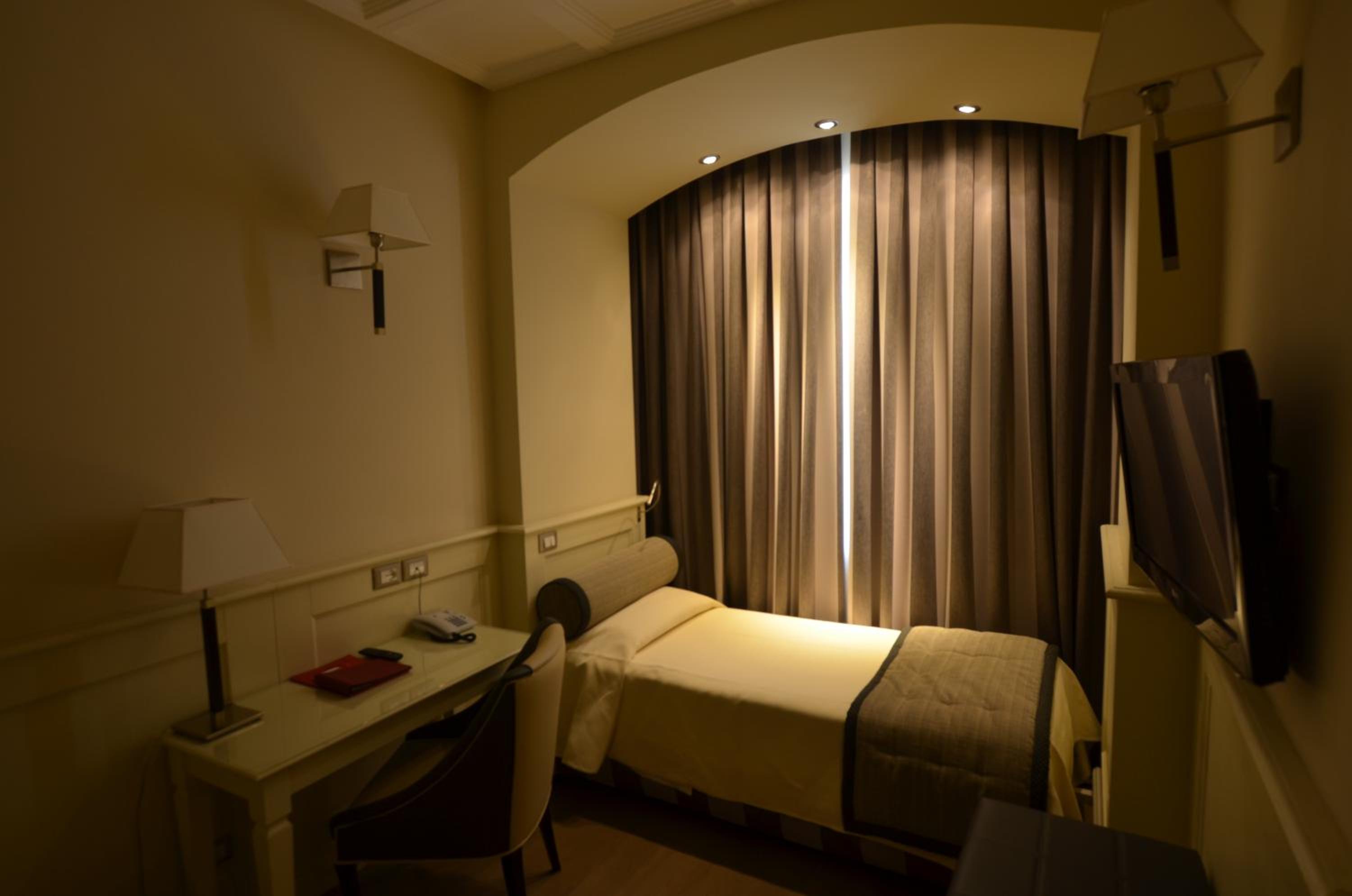 Deluxe Single Room