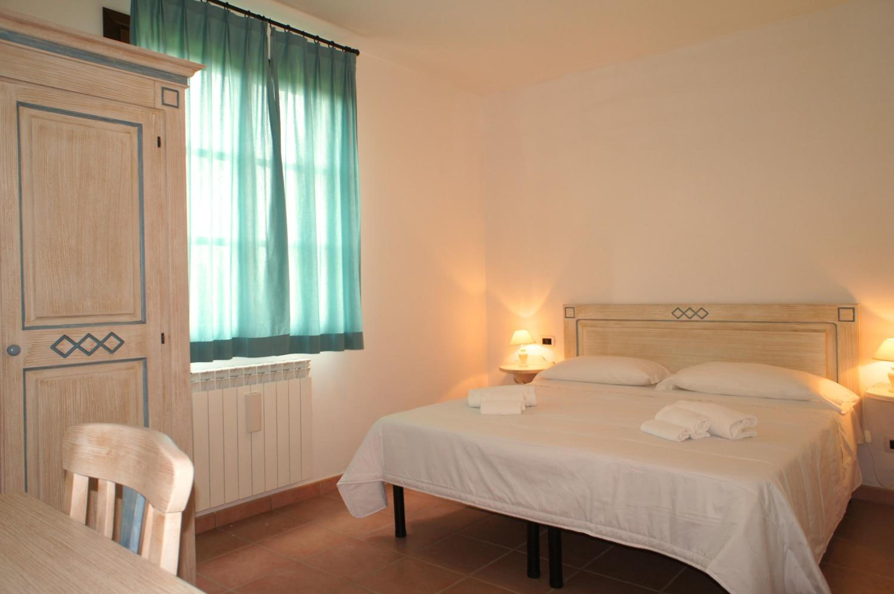 Two-Bedroom Apartment with Garden and Sea View (5 Adults) photo 3